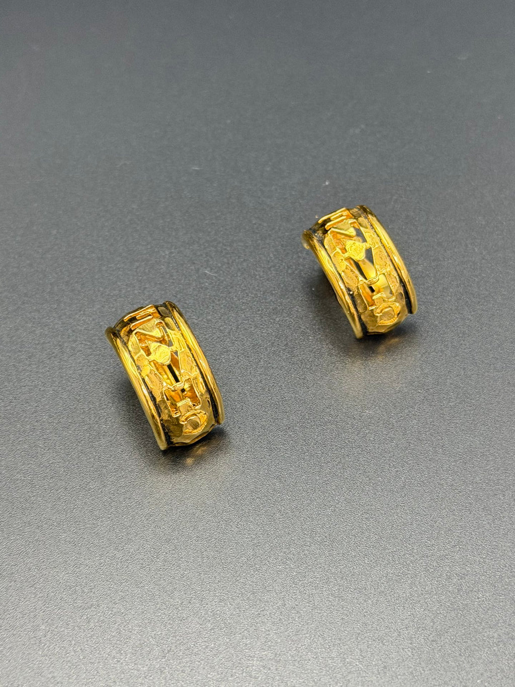 CHANEL Vintage Clips