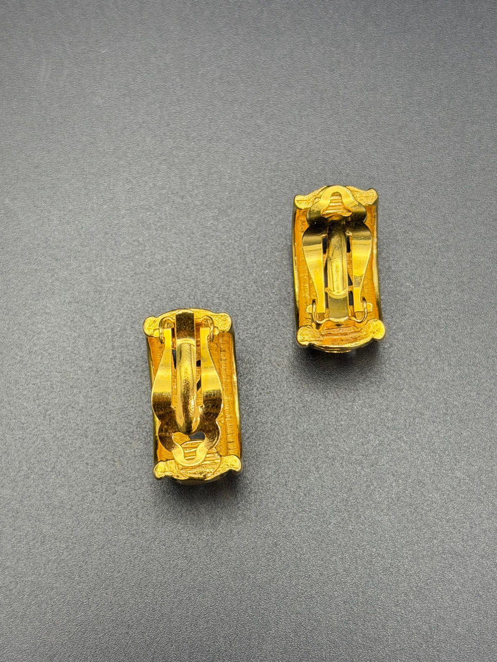 CHANEL Vintage Clips