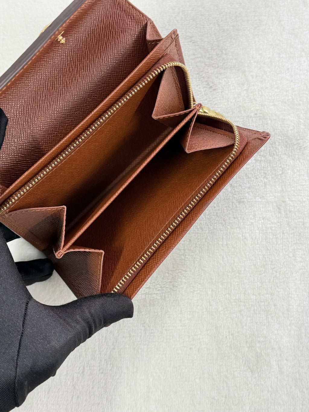 LOUIS VUITTON Monogram Bifold Wallet