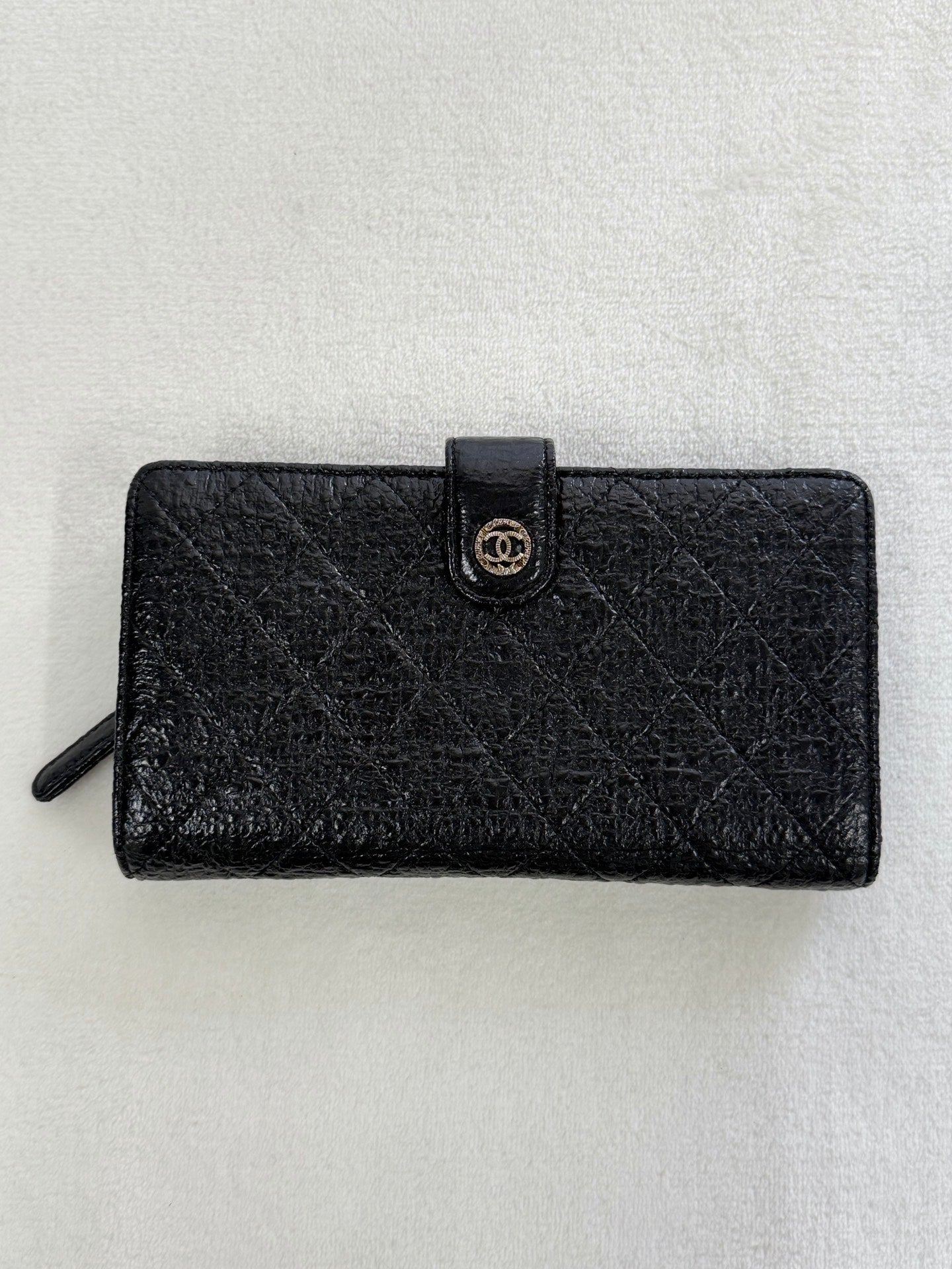 CHANEL Patent Double-C Bifold Wallet