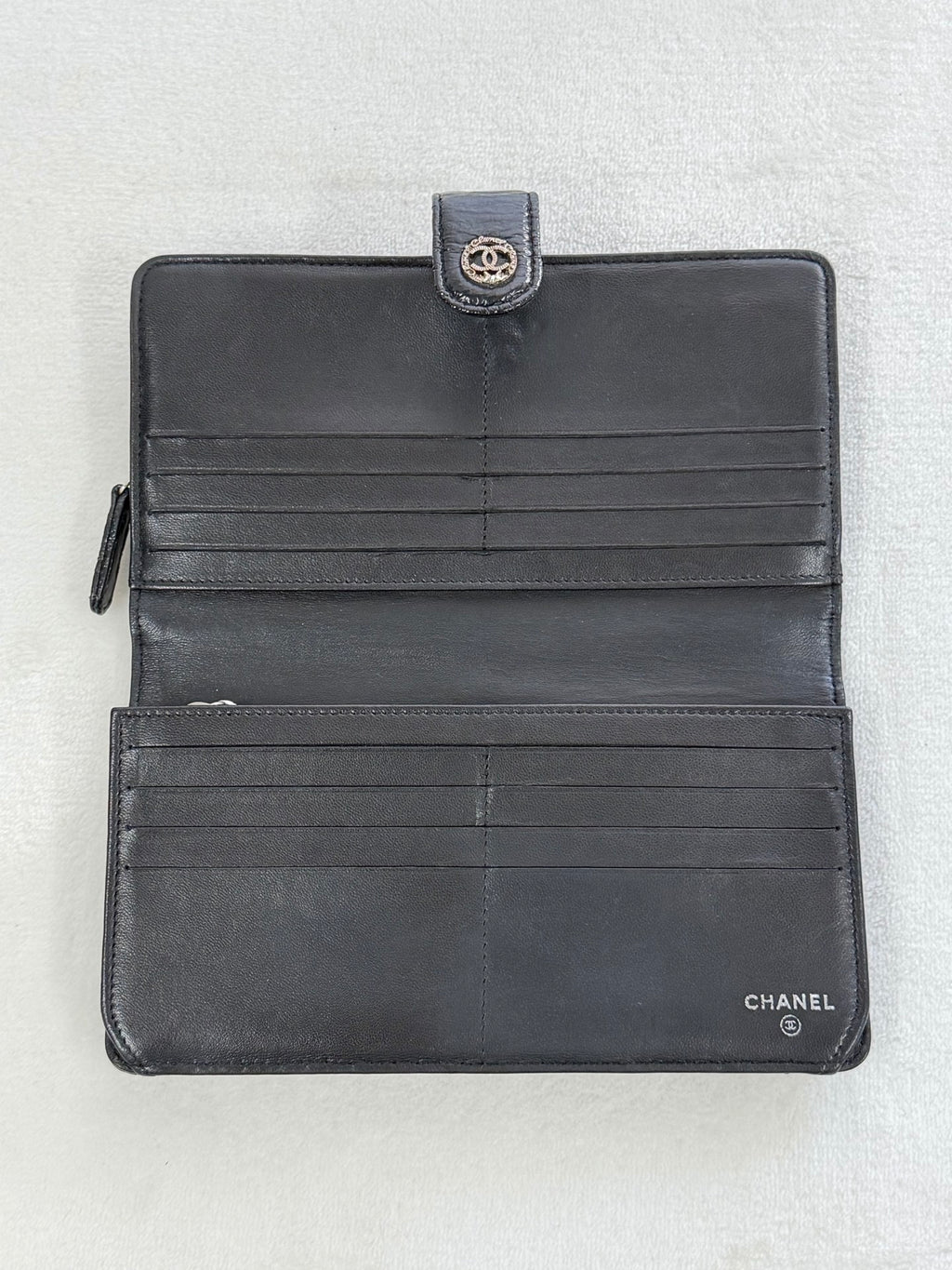 CHANEL Patent Double-C Bifold Wallet