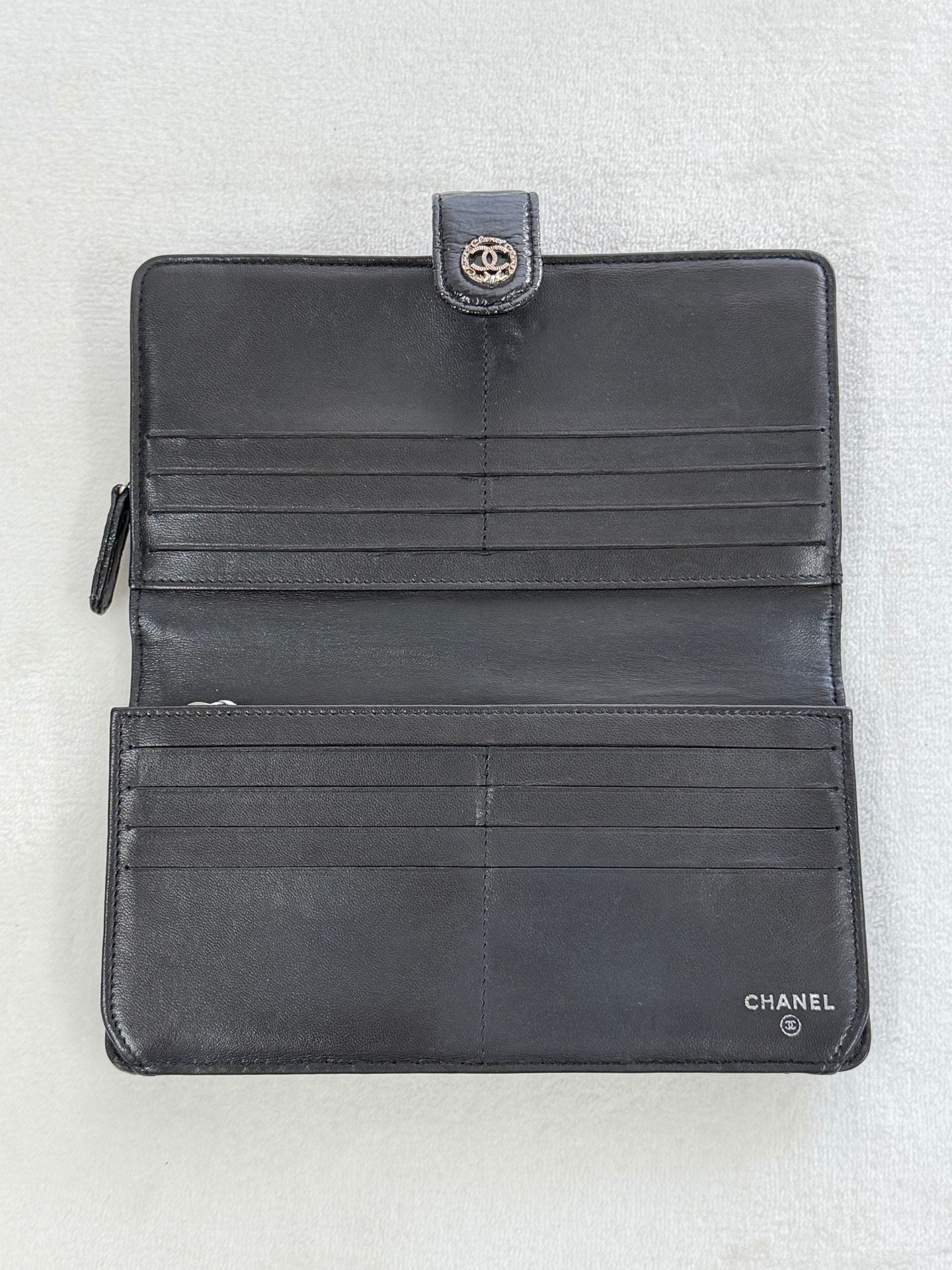 CHANEL Patent Double-C Bifold Wallet