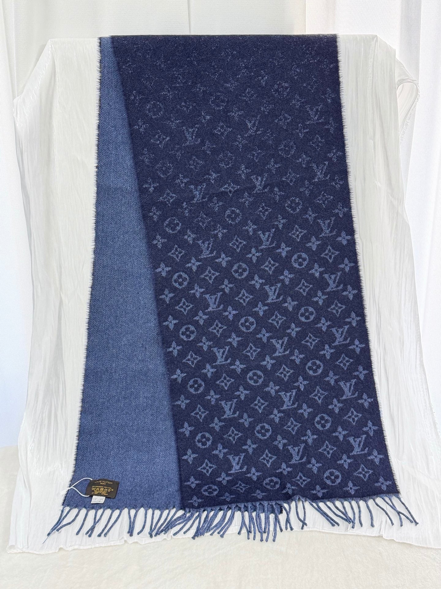 LOUIS VUITTON Gradient Pattern Monogram Wool Scarf