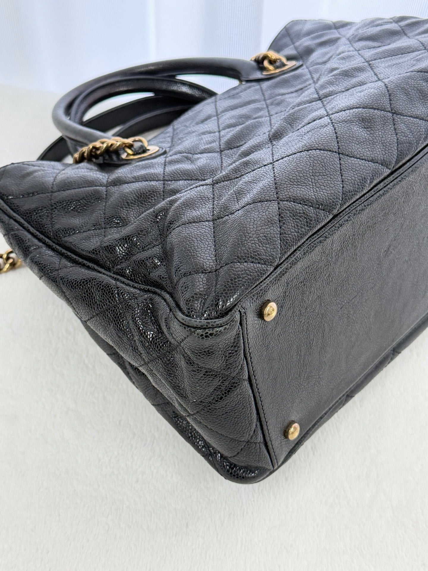 CHANEL Cavier Genuine Patent Chainbag