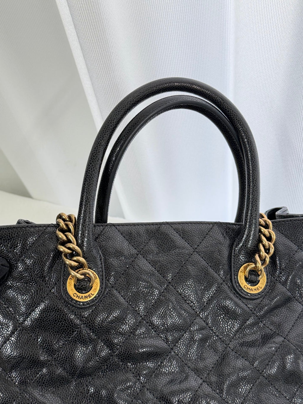 CHANEL Cavier Genuine Patent Chainbag