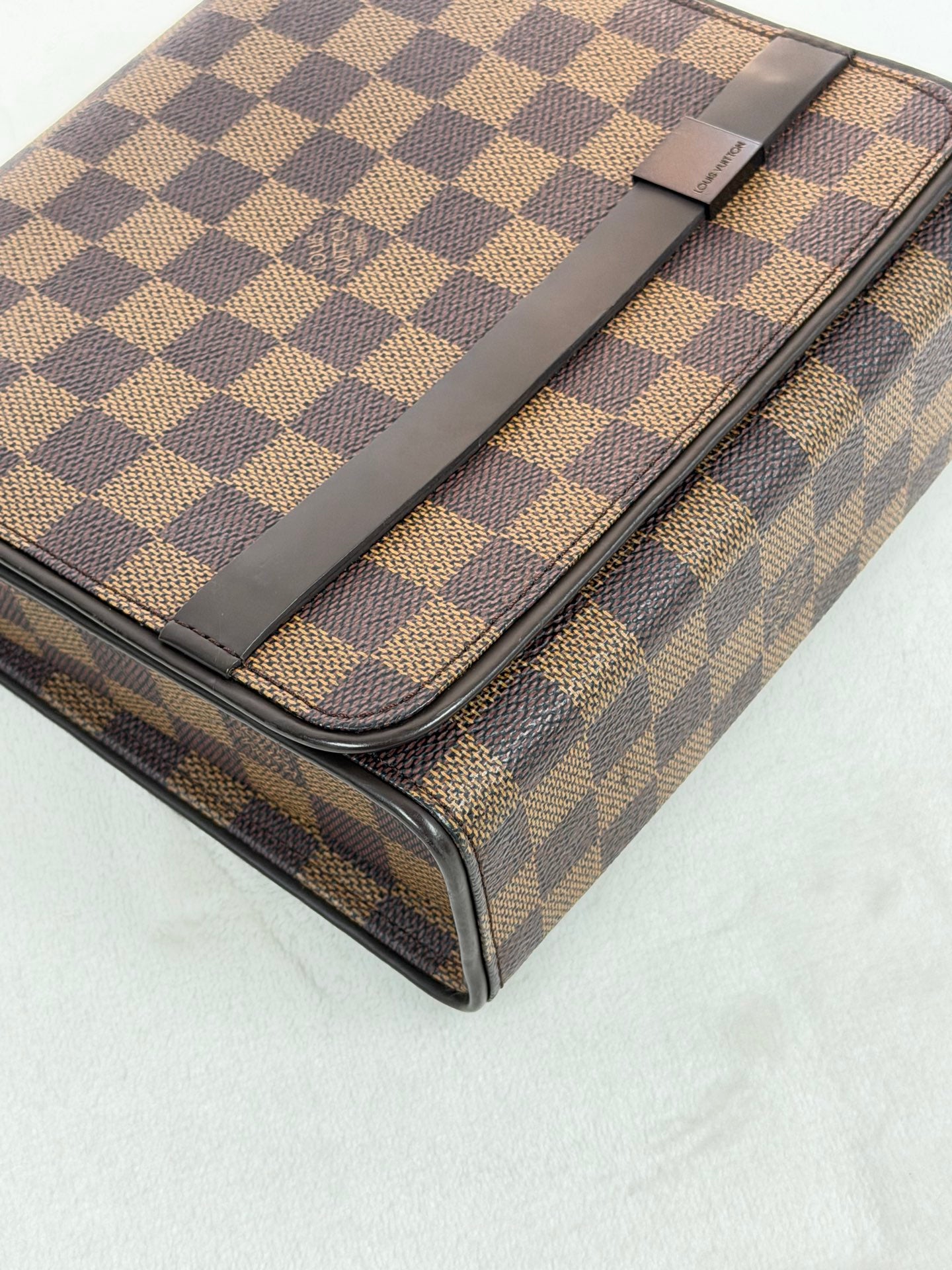 LOUIS VUITTON Damier Handbag