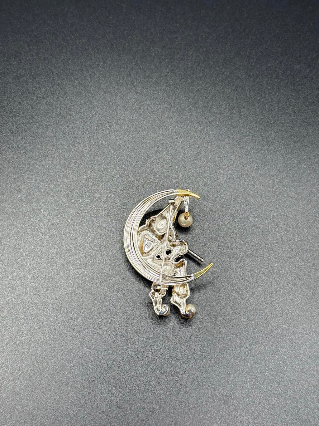 MIKIMOTO Clown Brooch