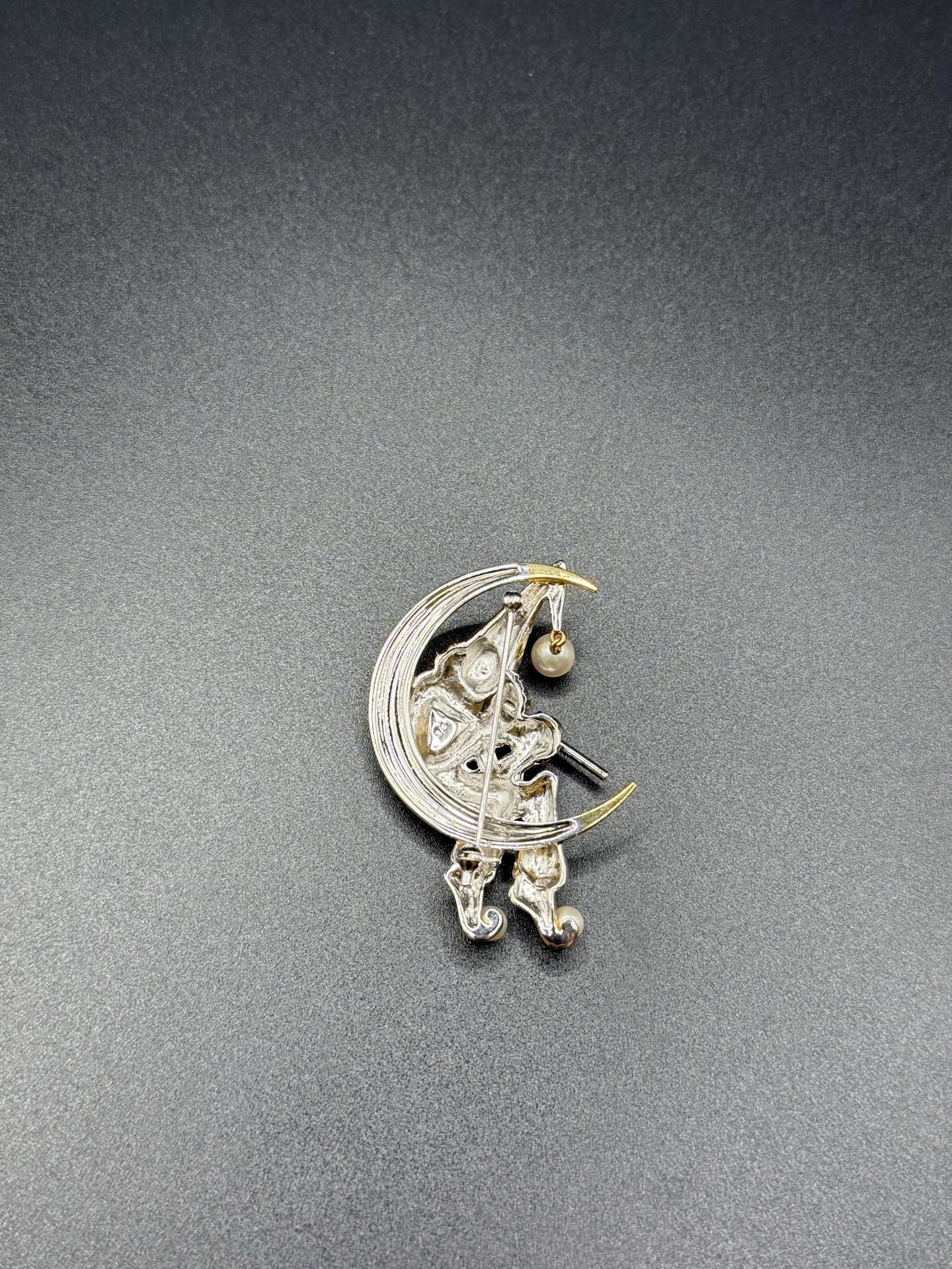 MIKIMOTO Clown Brooch