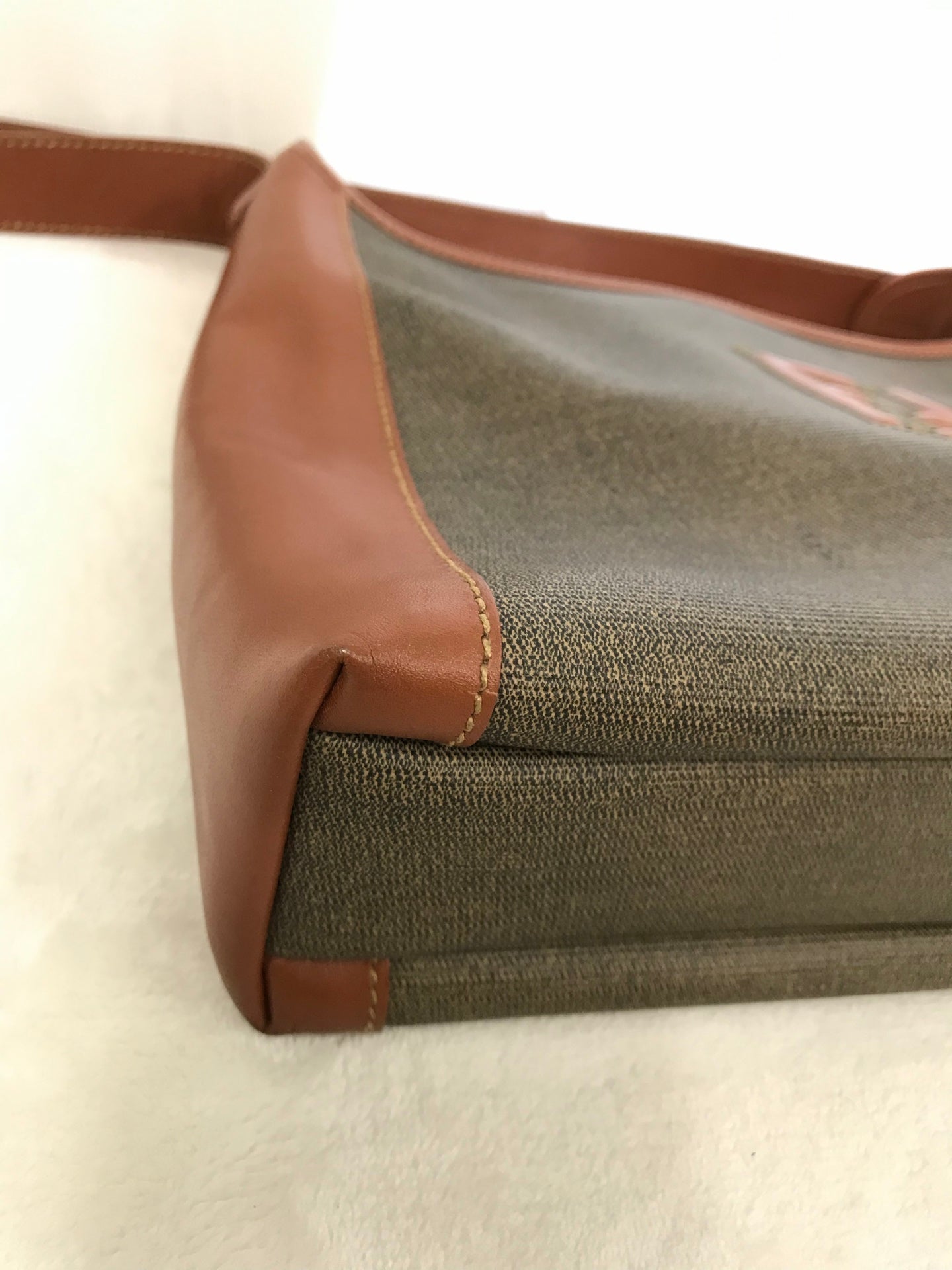 FENDI  Double-F Logo Color-blocked Leather Handbag