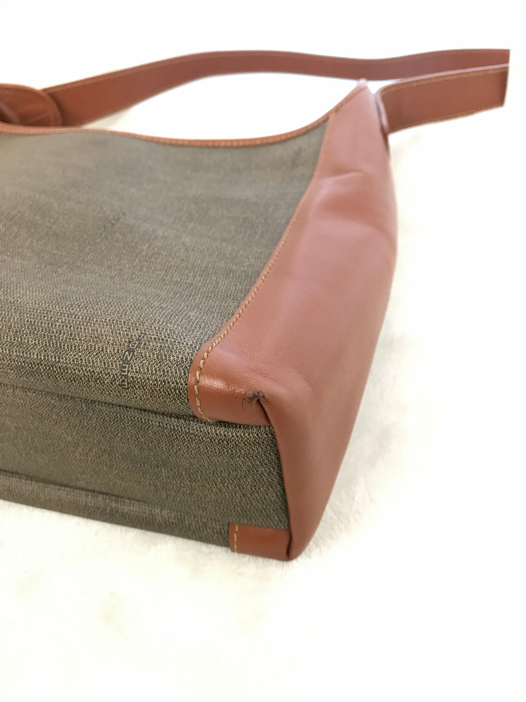FENDI  Double-F Logo Color-blocked Leather Handbag