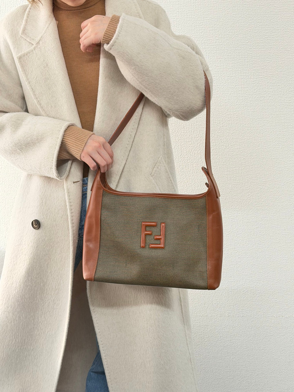 FENDI  Double-F Logo Color-blocked Leather Handbag