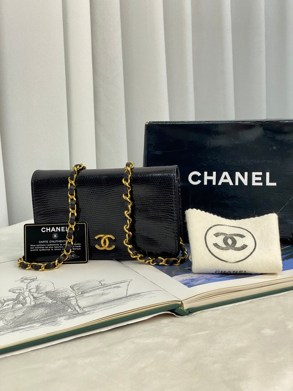 CHANEL Coco-Mark Lizzard Leather Shoulderbag