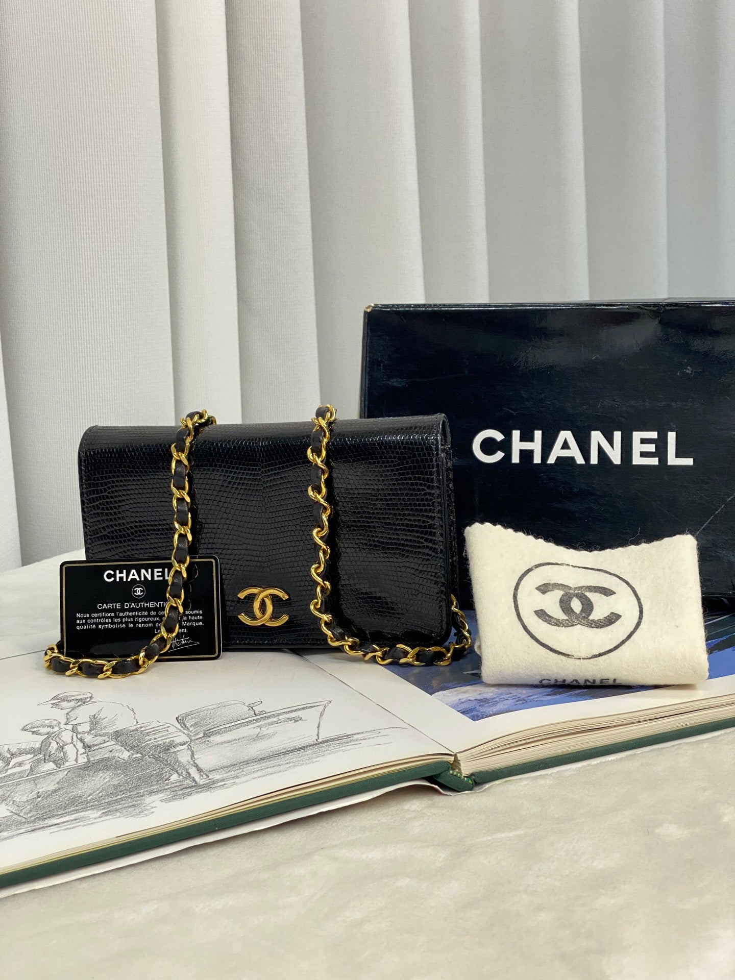 CHANEL Coco-Mark Lizzard Leather Shoulderbag