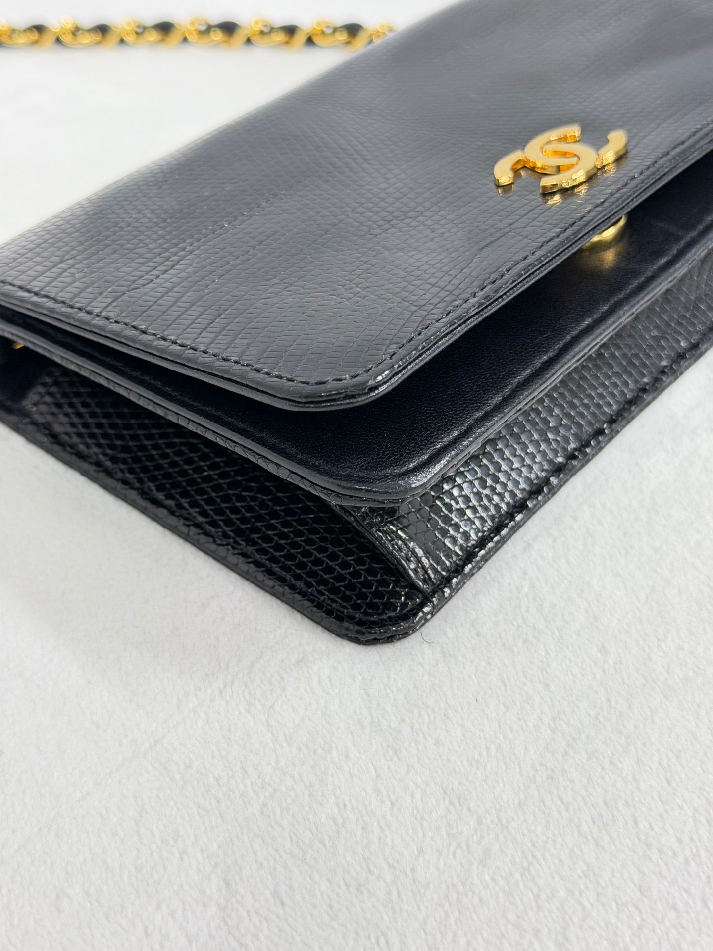 CHANEL Coco-Mark Lizzard Leather Shoulderbag