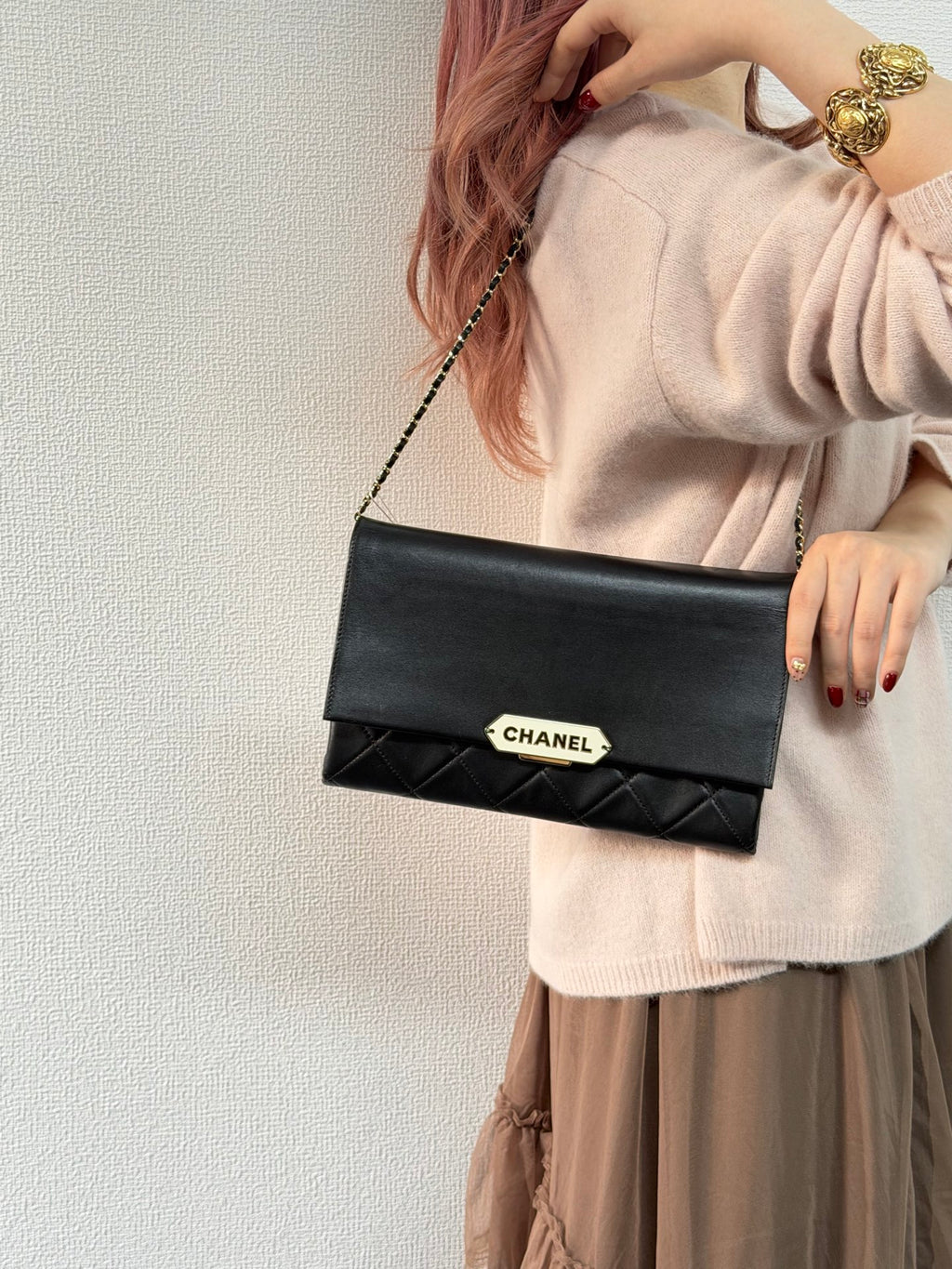 CHANEL Lambskin Enamel Logo Plate Clutch with Chain