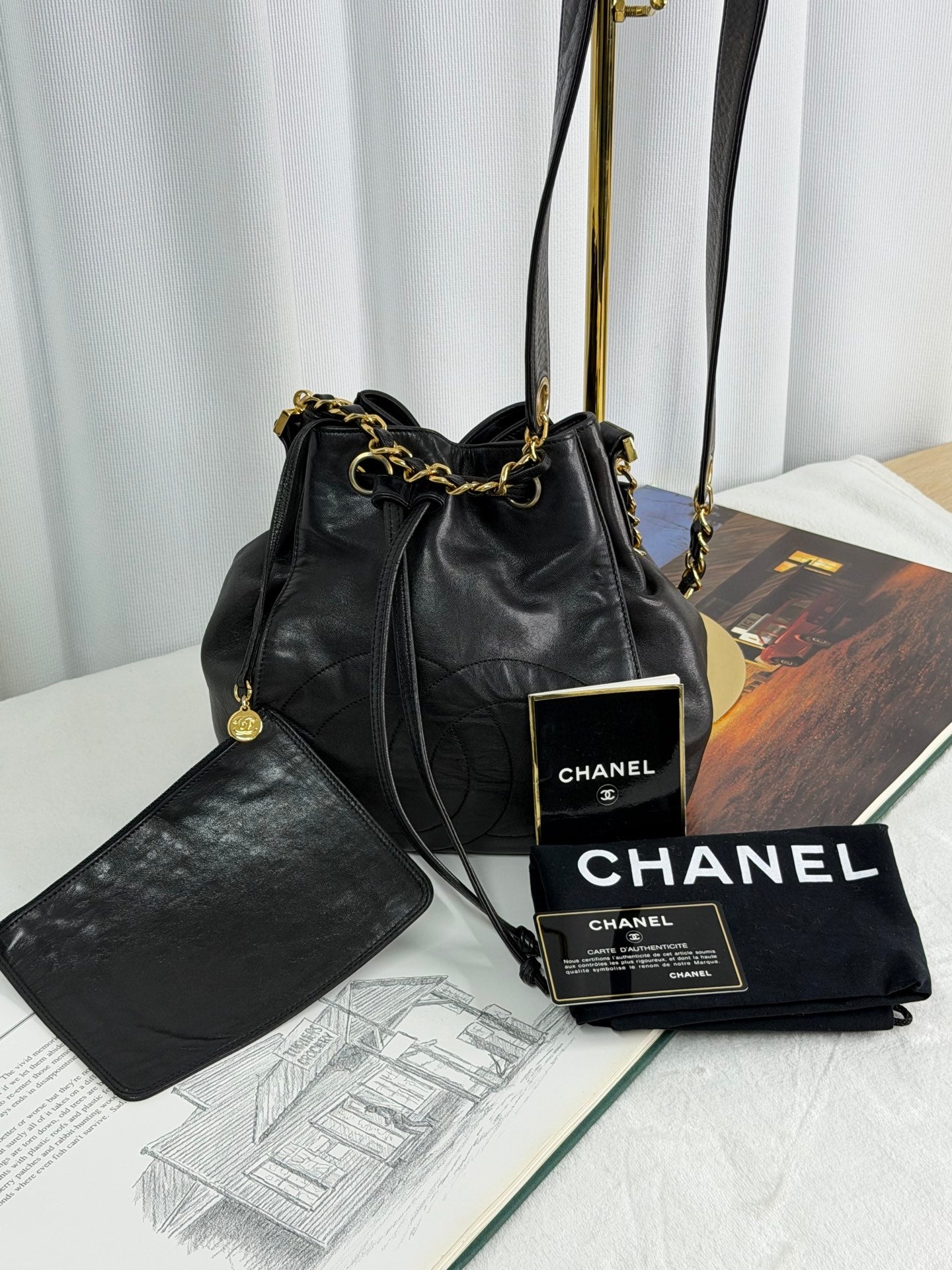 CHANEL Genuine Bucket Shoulderbag