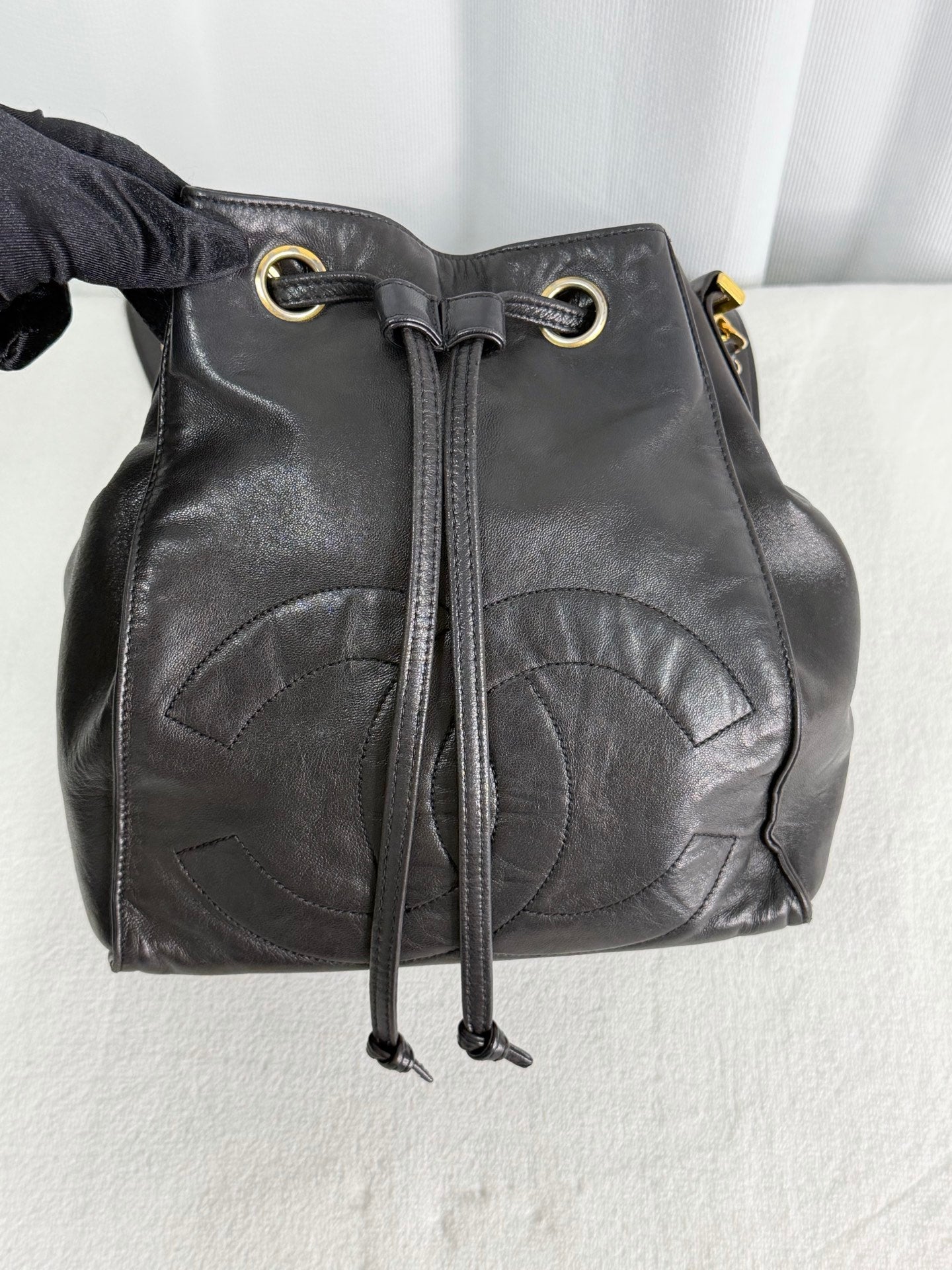 CHANEL Genuine Bucket Shoulderbag