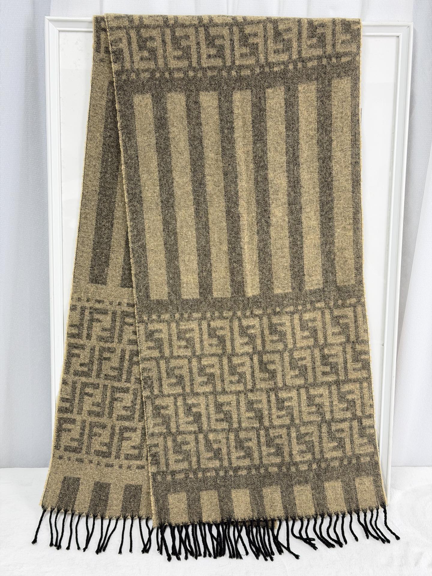 FENDI Wool Scarf