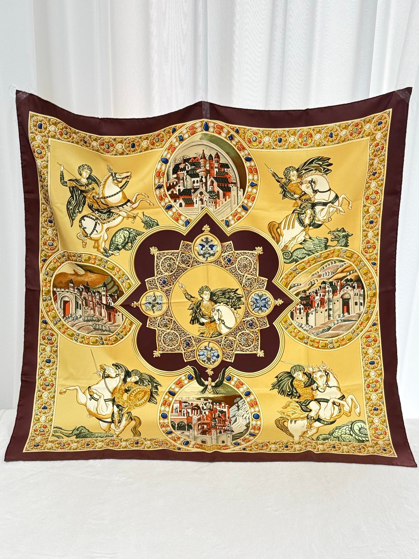 HERMES [le triomphe du paladin Silk Scarf