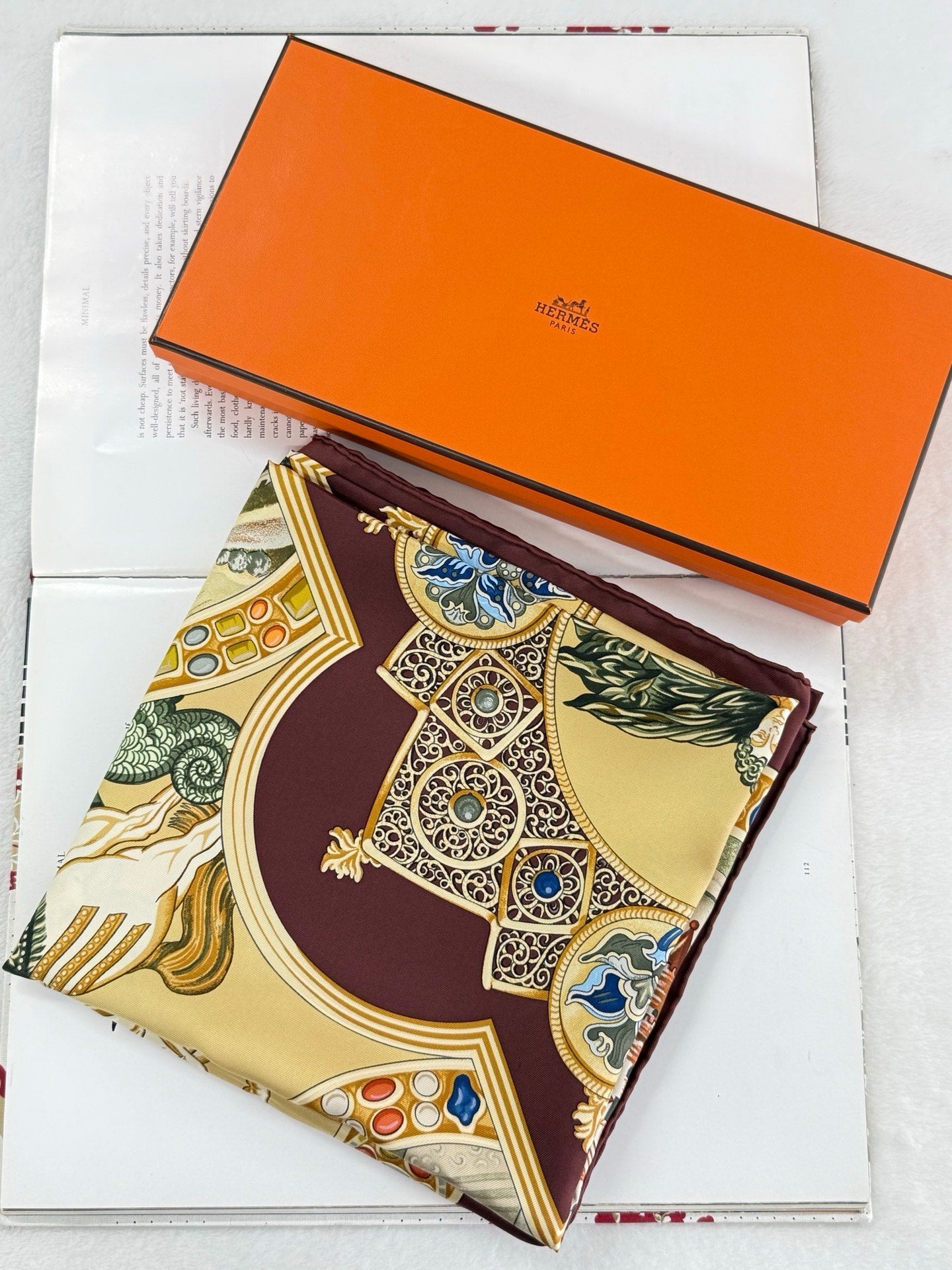 HERMES [le triomphe du paladin Silk Scarf