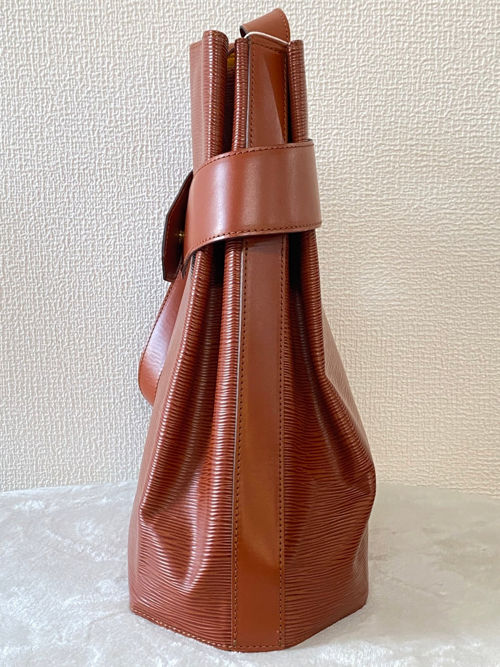 LOUIS VUITTON Epi Bucket Shoulderbag