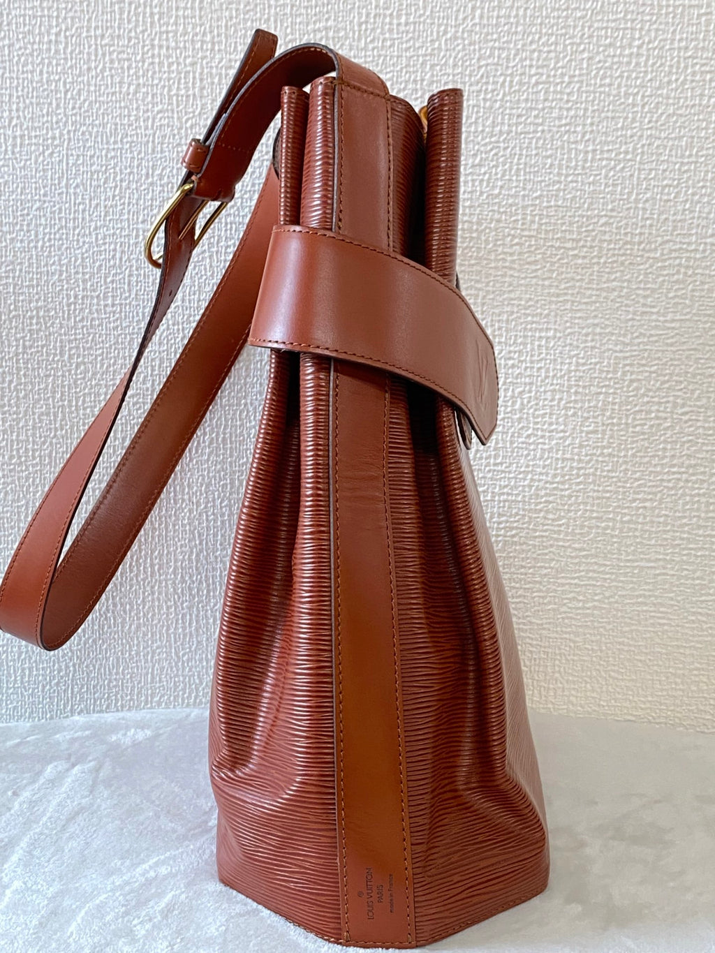 LOUIS VUITTON Epi Bucket Shoulderbag