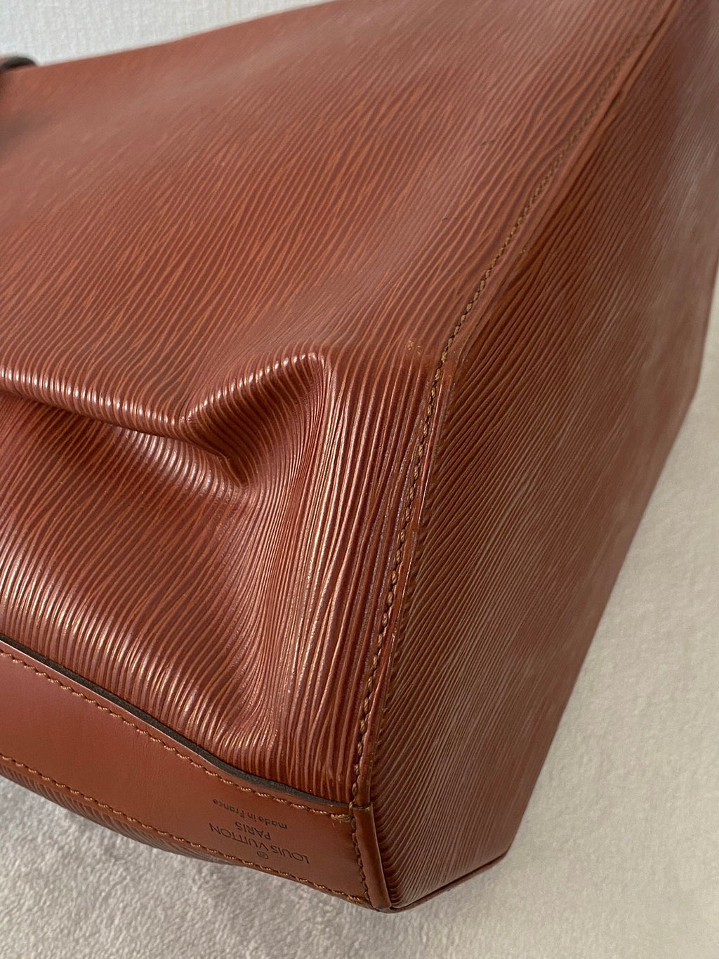 LOUIS VUITTON Epi Bucket Shoulderbag