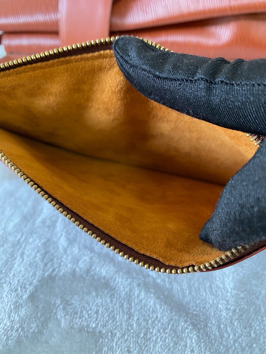 LOUIS VUITTON Epi Bucket Shoulderbag