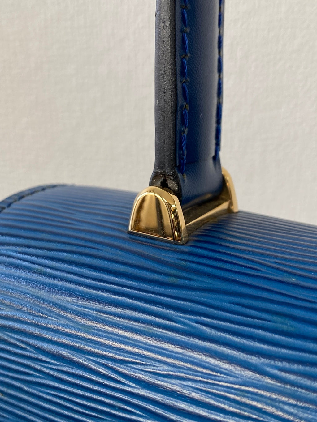 LOUIS VUITTON Epi Kelly Handbag