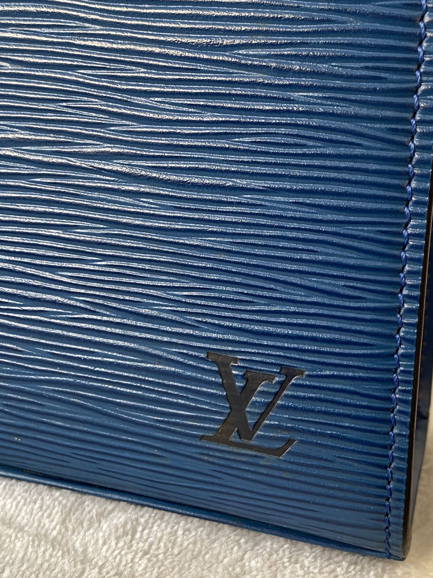 LOUIS VUITTON Epi Kelly Handbag