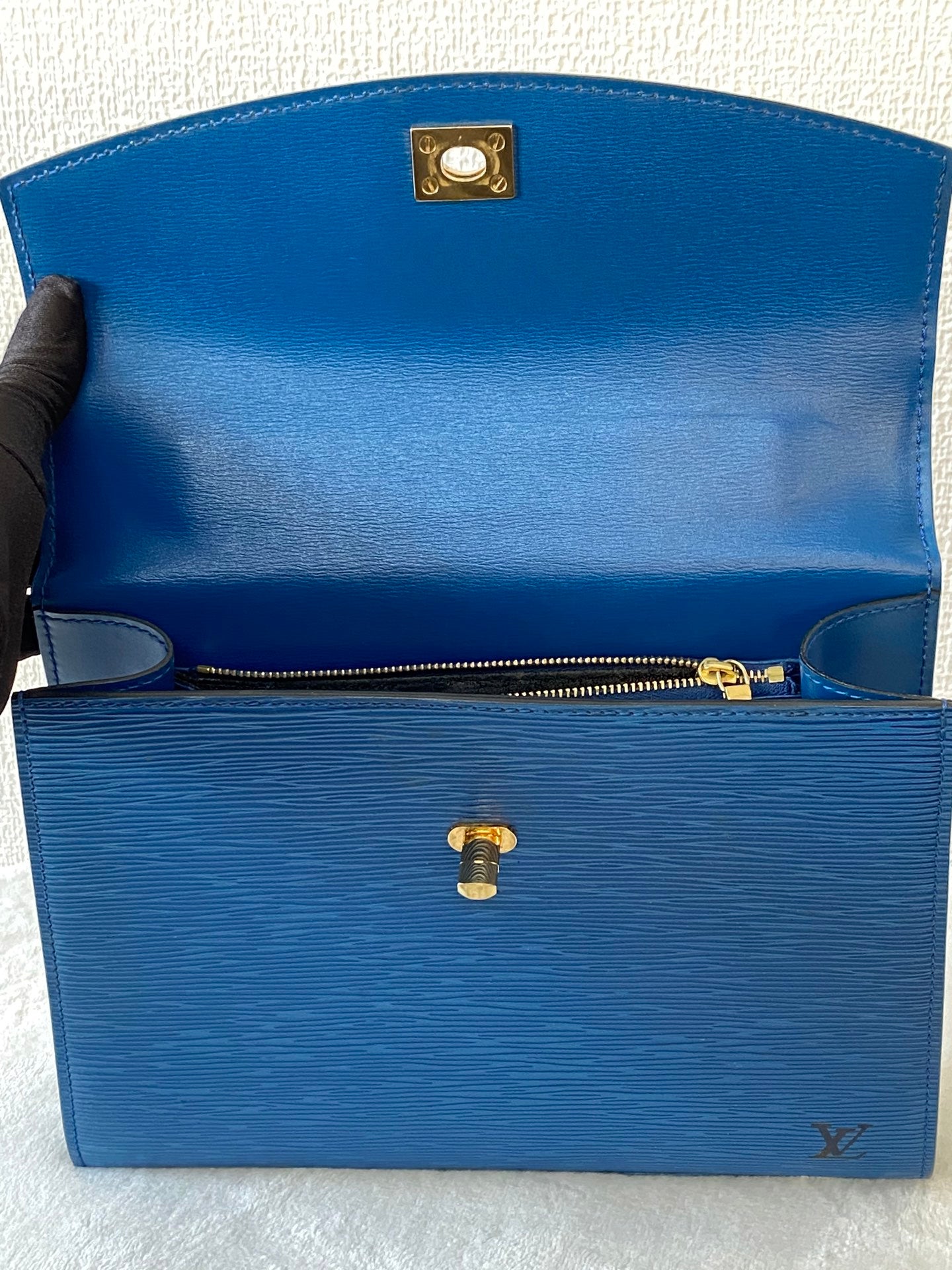 LOUIS VUITTON Epi Kelly Handbag