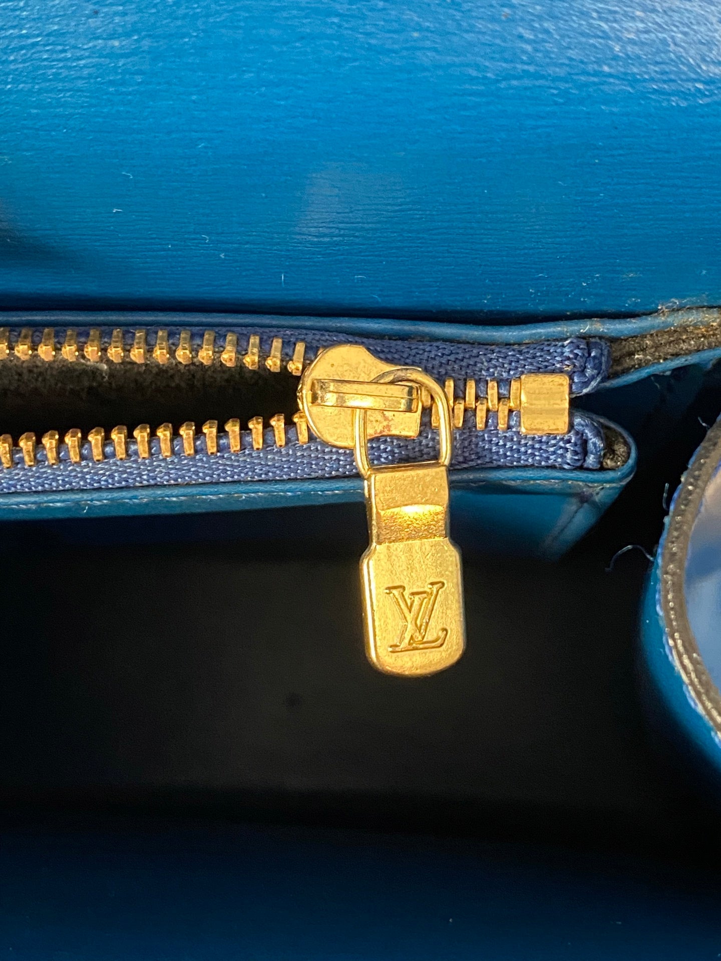 LOUIS VUITTON Epi Kelly Handbag