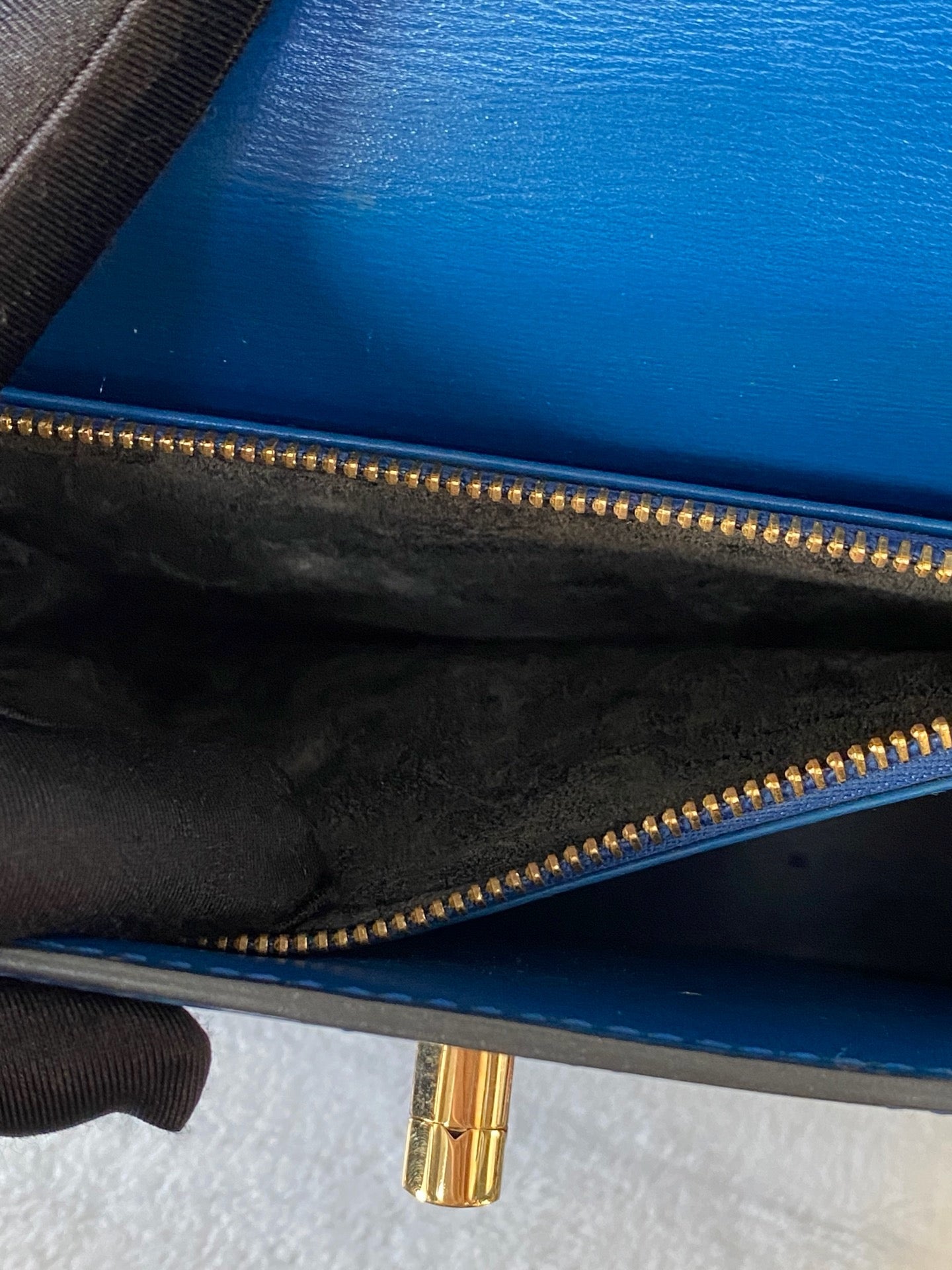 LOUIS VUITTON Epi Kelly Handbag