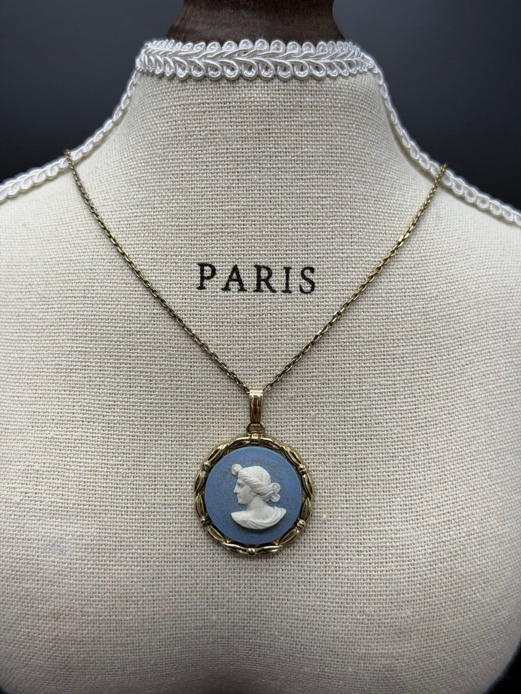 WEDGWOOD Ceramic Embossed Necklace