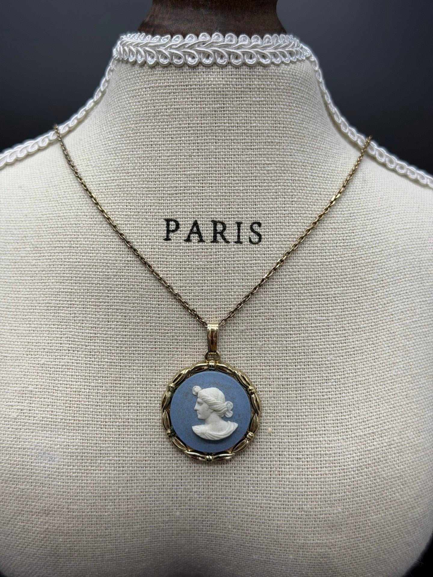 WEDGWOOD Ceramic Embossed Necklace