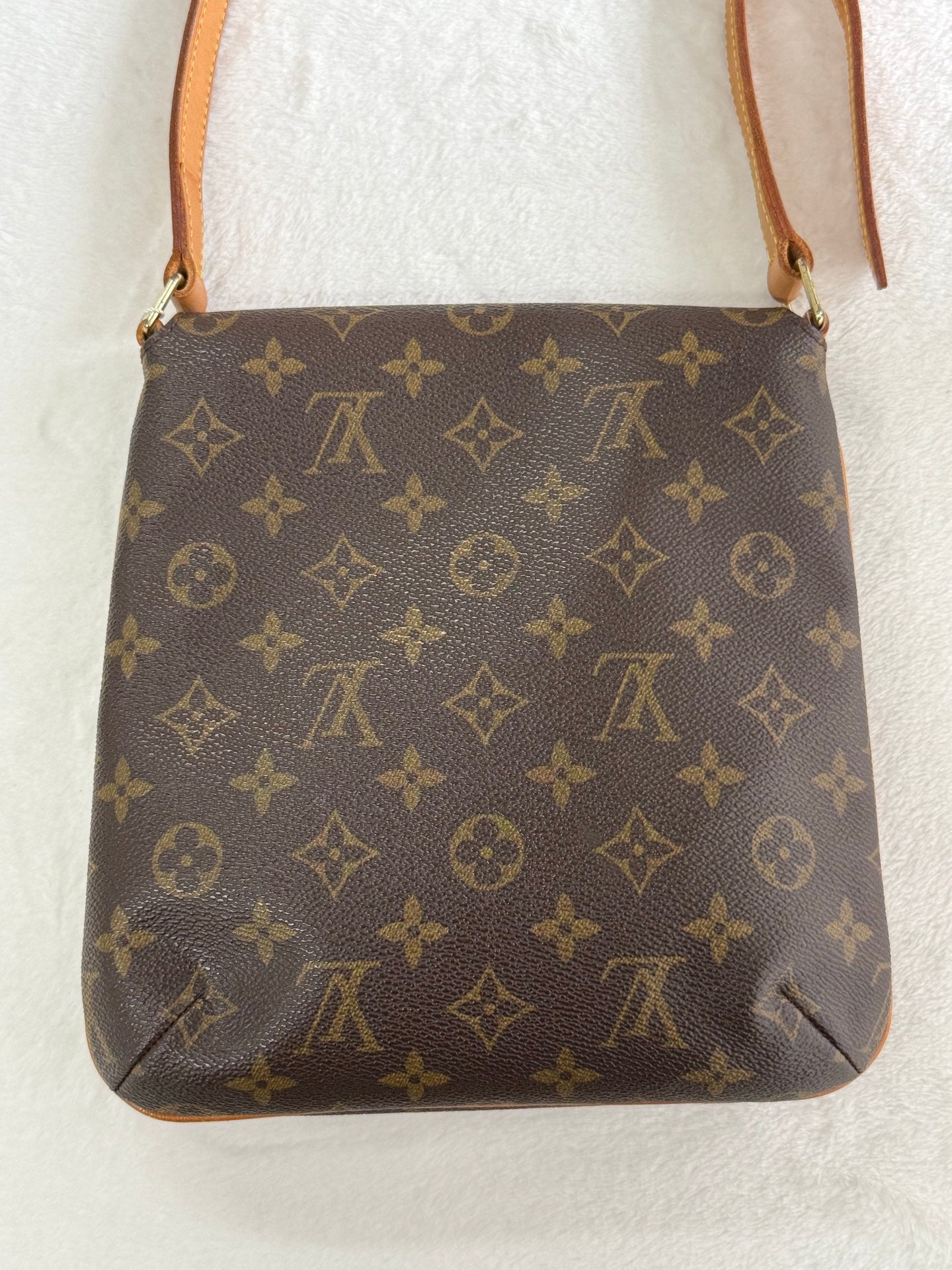 LOUIS VUITTON Monogram Flap Shoulderbag