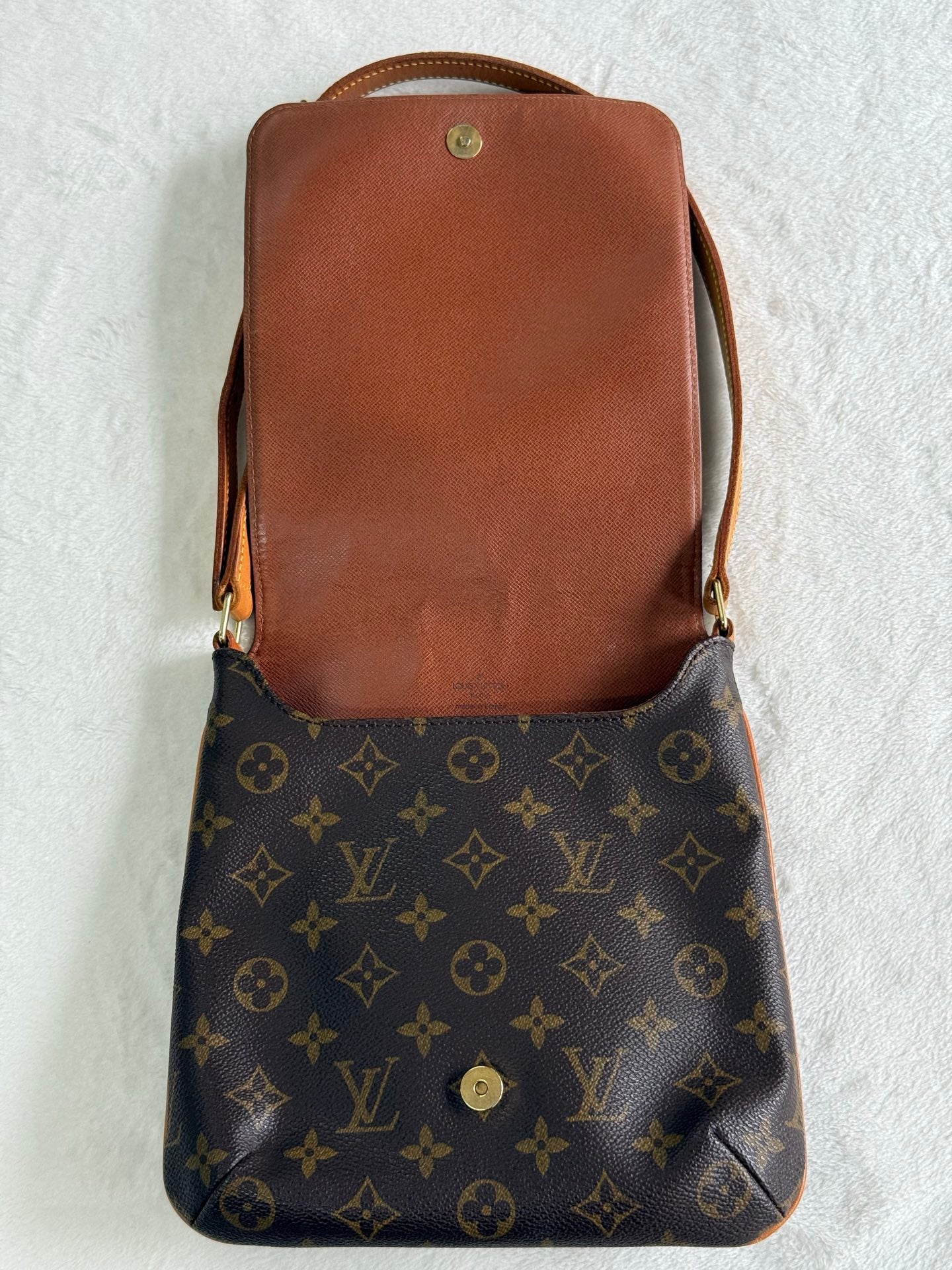 LOUIS VUITTON Monogram Flap Shoulderbag