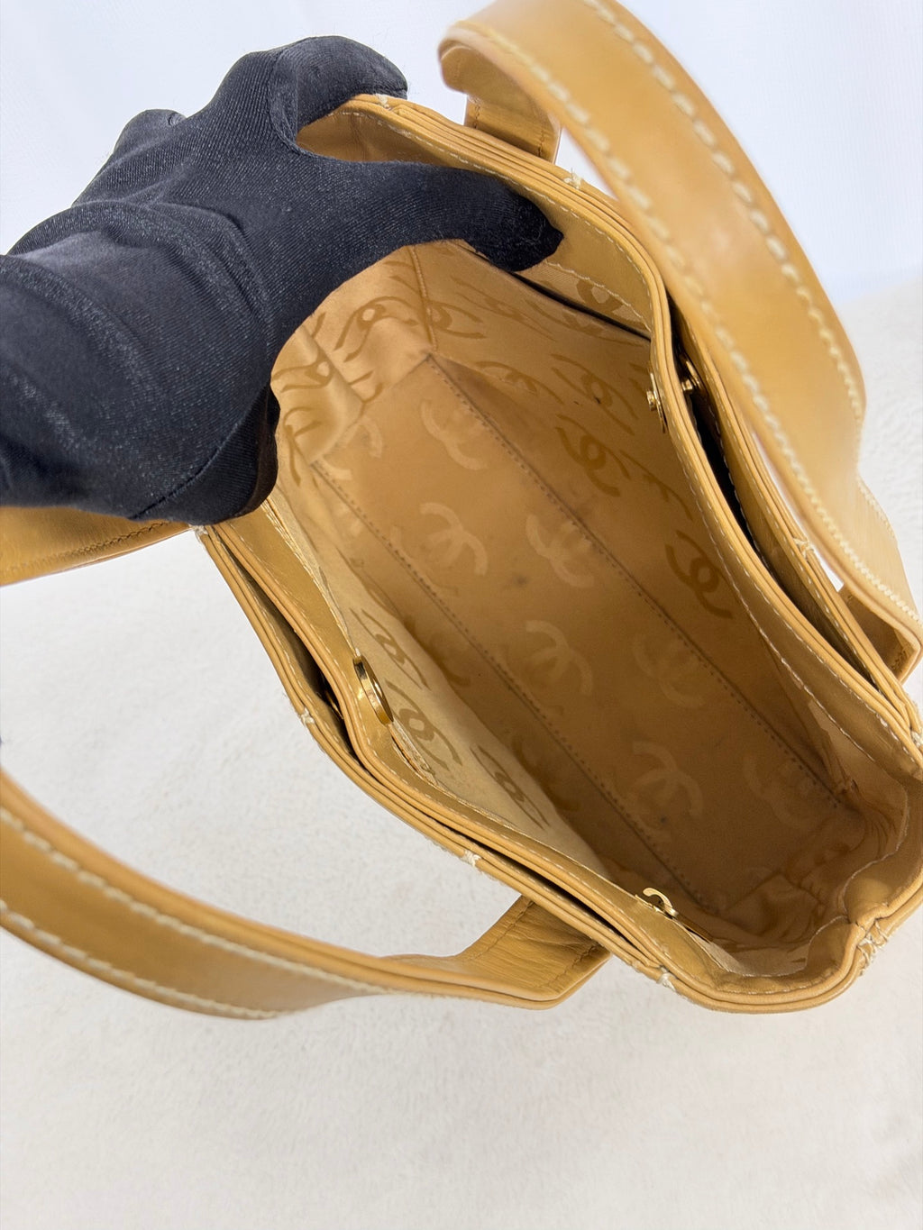 CHANEL Wild Stitch Totebag Beige
