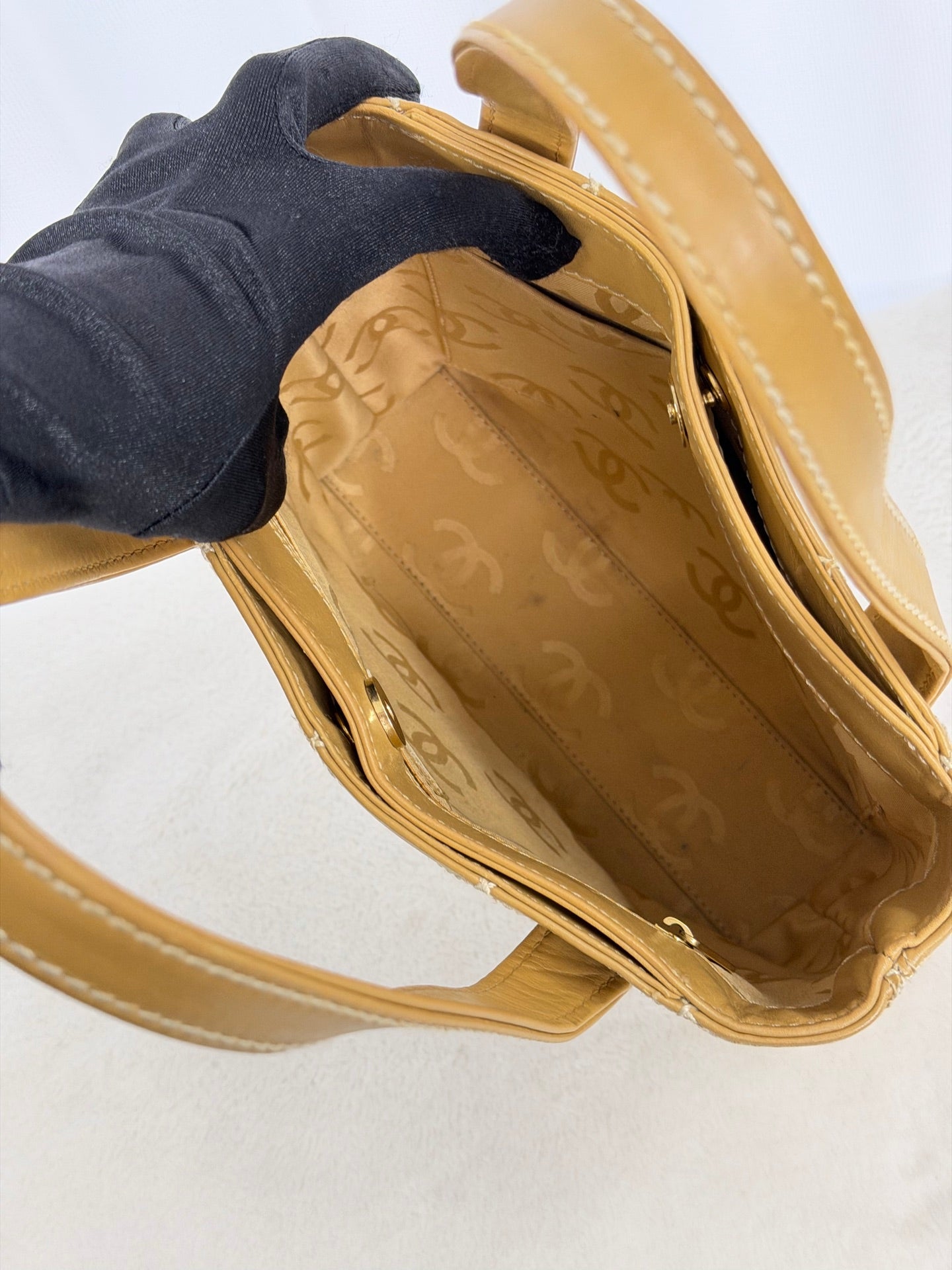 CHANEL Wild Stitch Totebag Beige