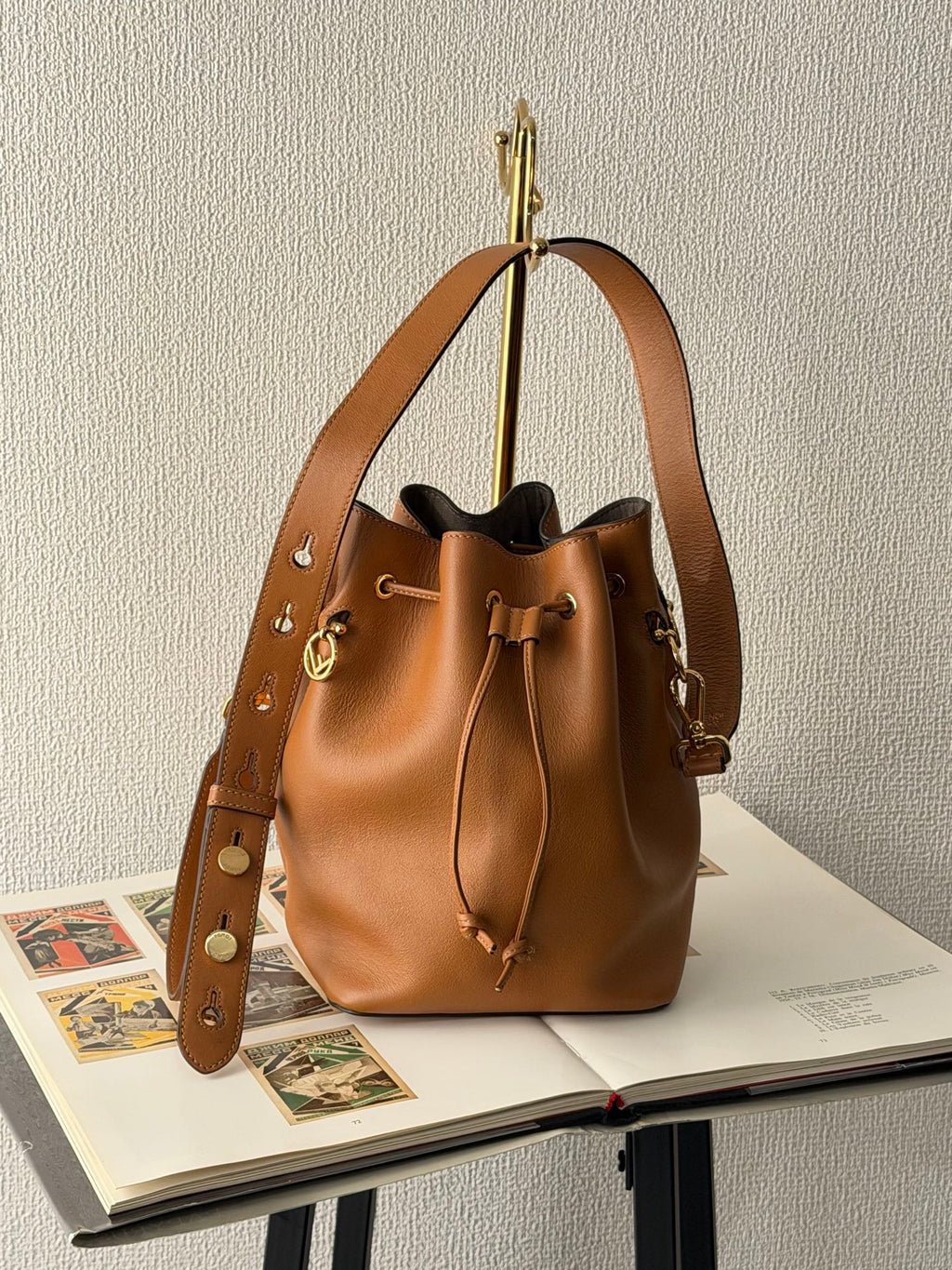 FENDI Leather Bucket Shoulderbag