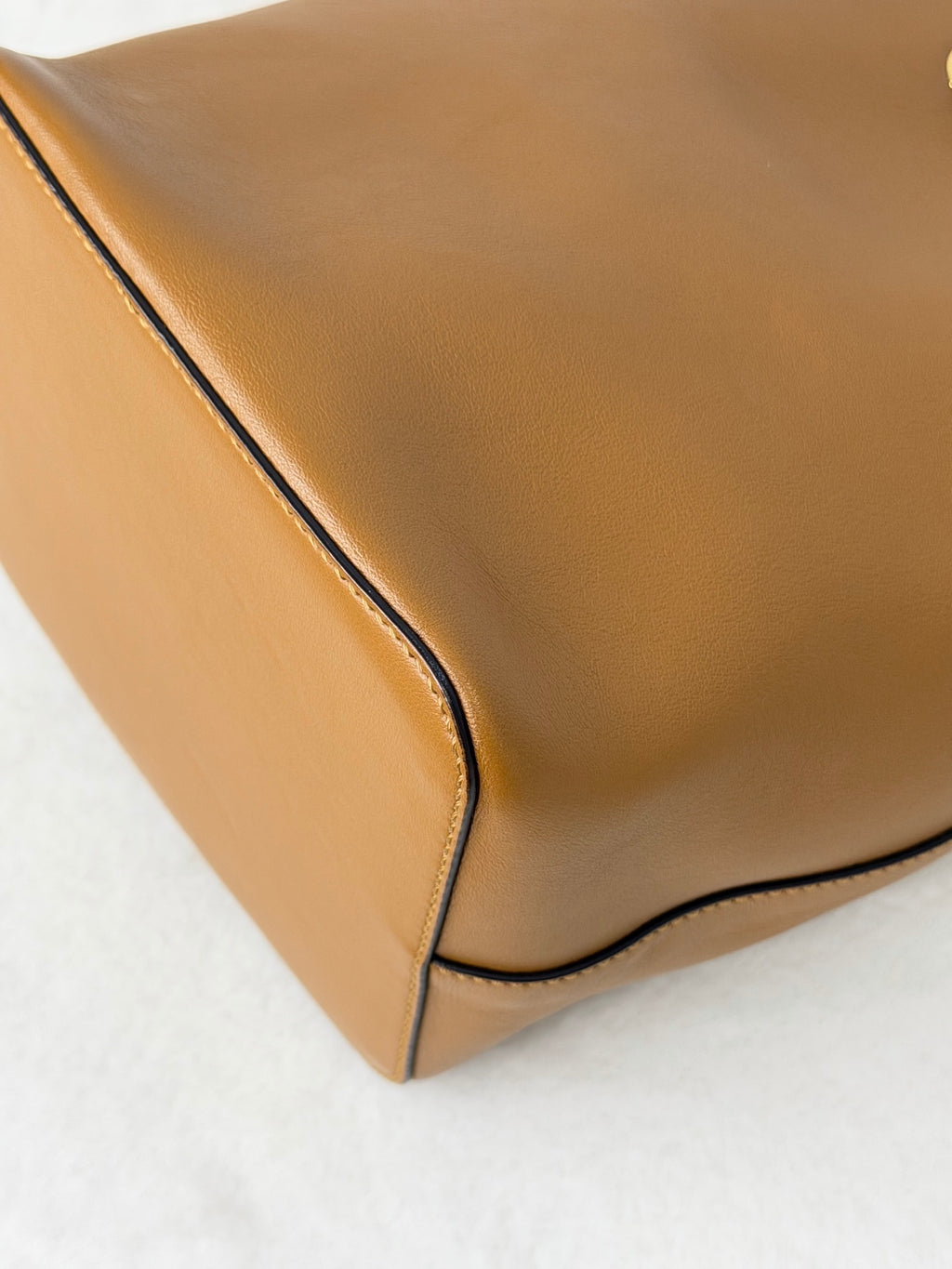 FENDI Leather Bucket Shoulderbag