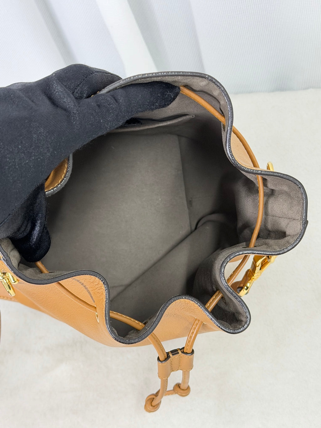 FENDI Leather Bucket Shoulderbag