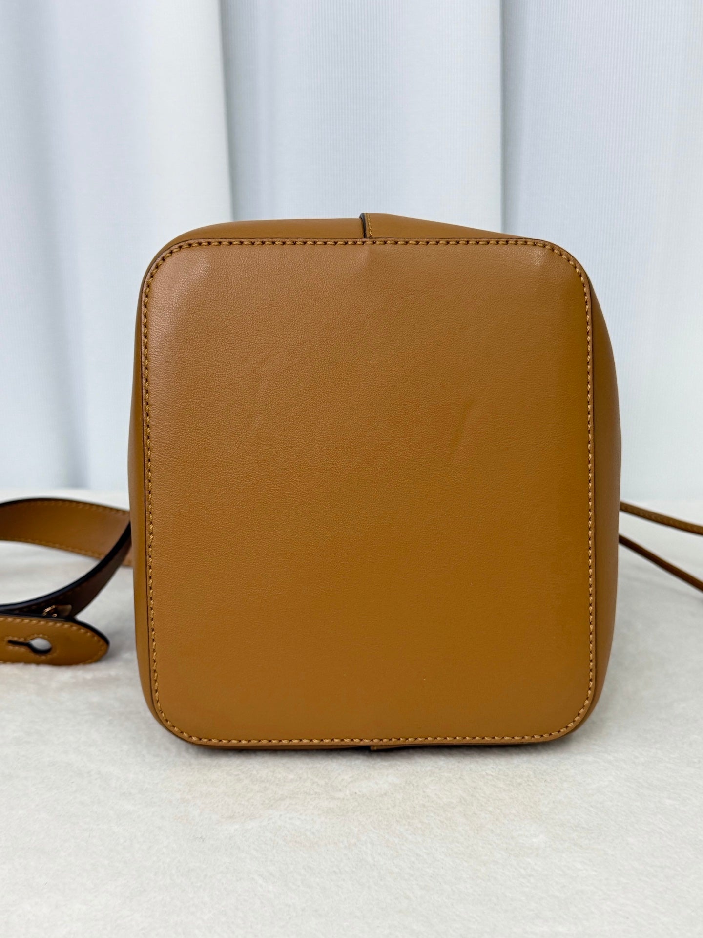 FENDI Leather Bucket Shoulderbag