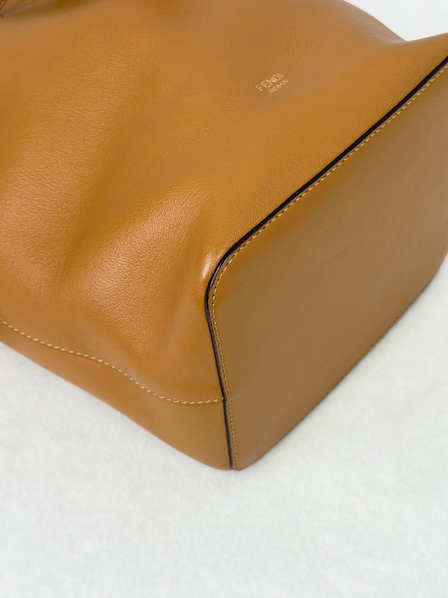 FENDI Leather Bucket Shoulderbag
