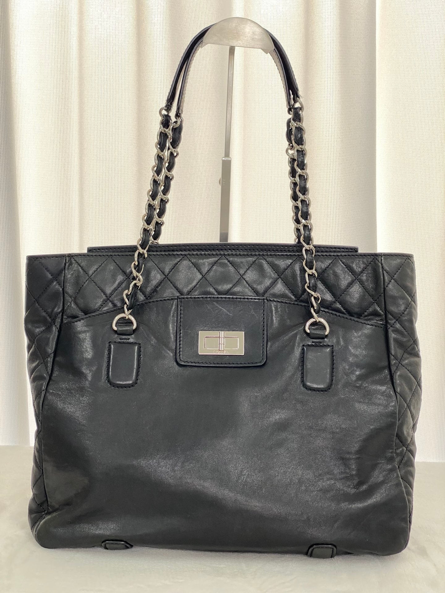 CHANEL 2.55 Collection Leather Totebag