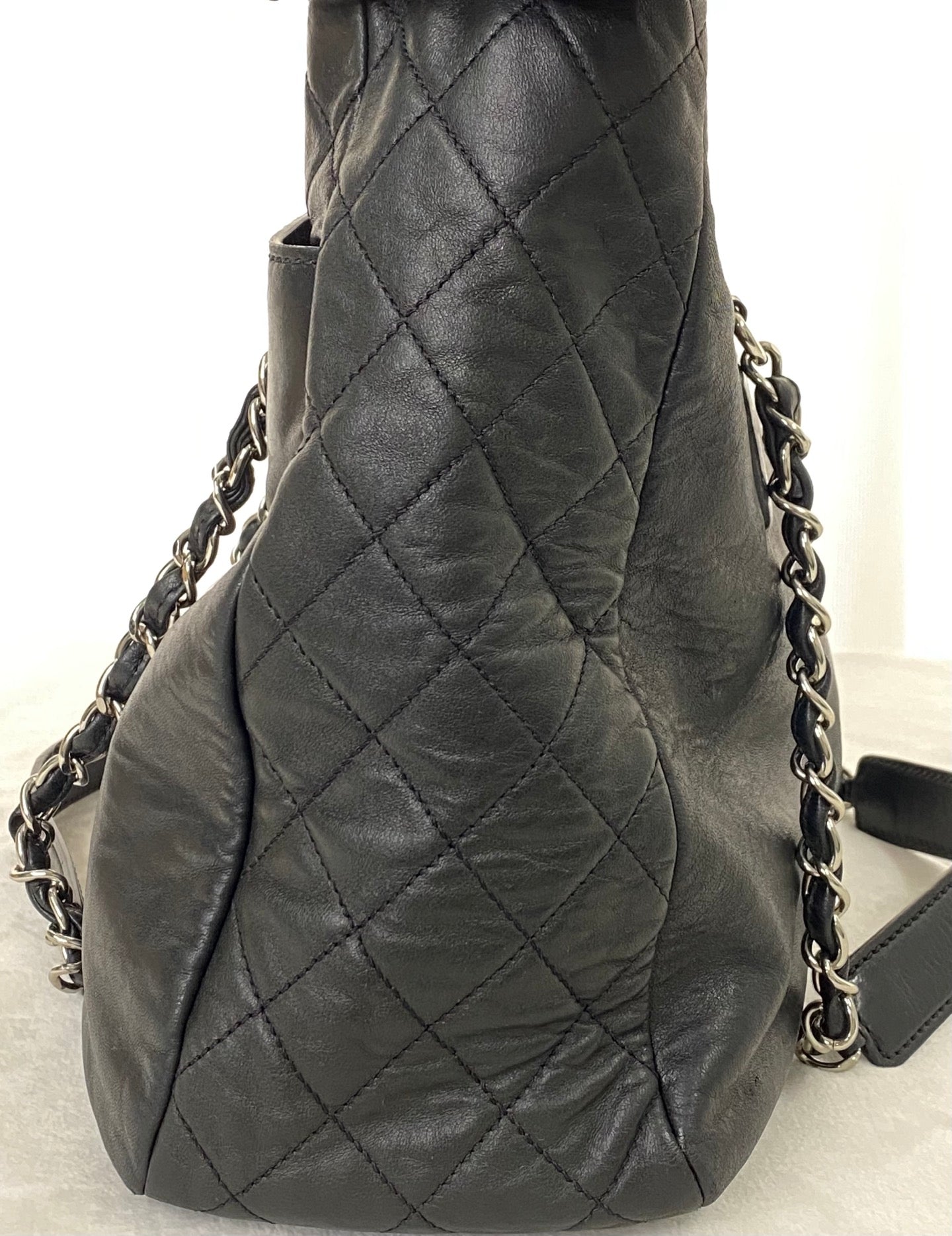 CHANEL 2.55 Collection Leather Totebag