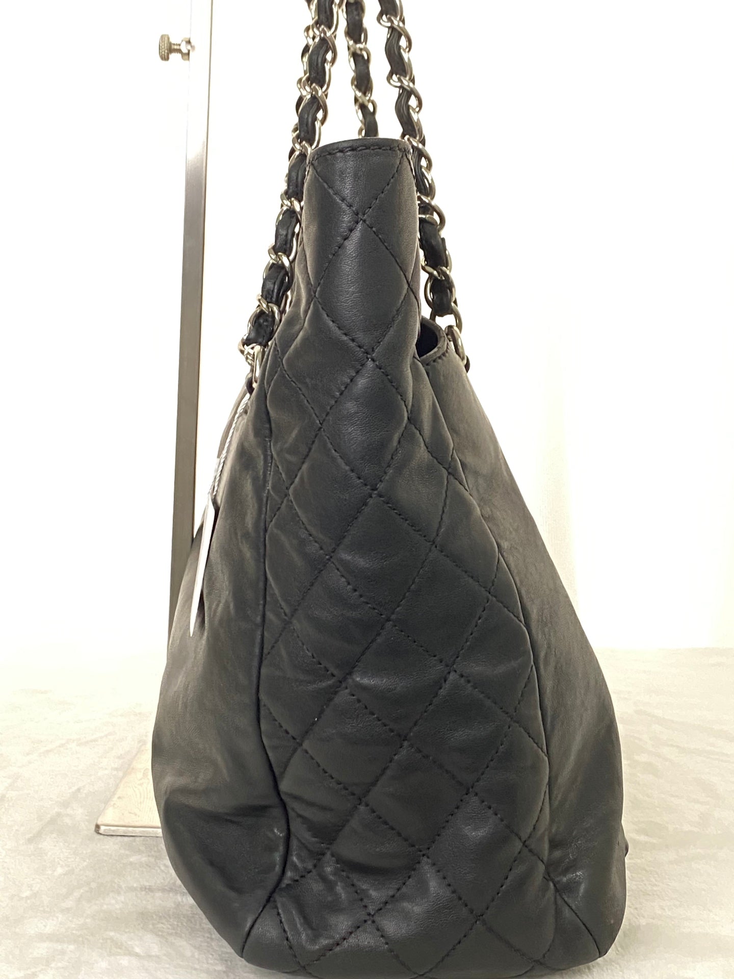 CHANEL 2.55 Collection Leather Totebag