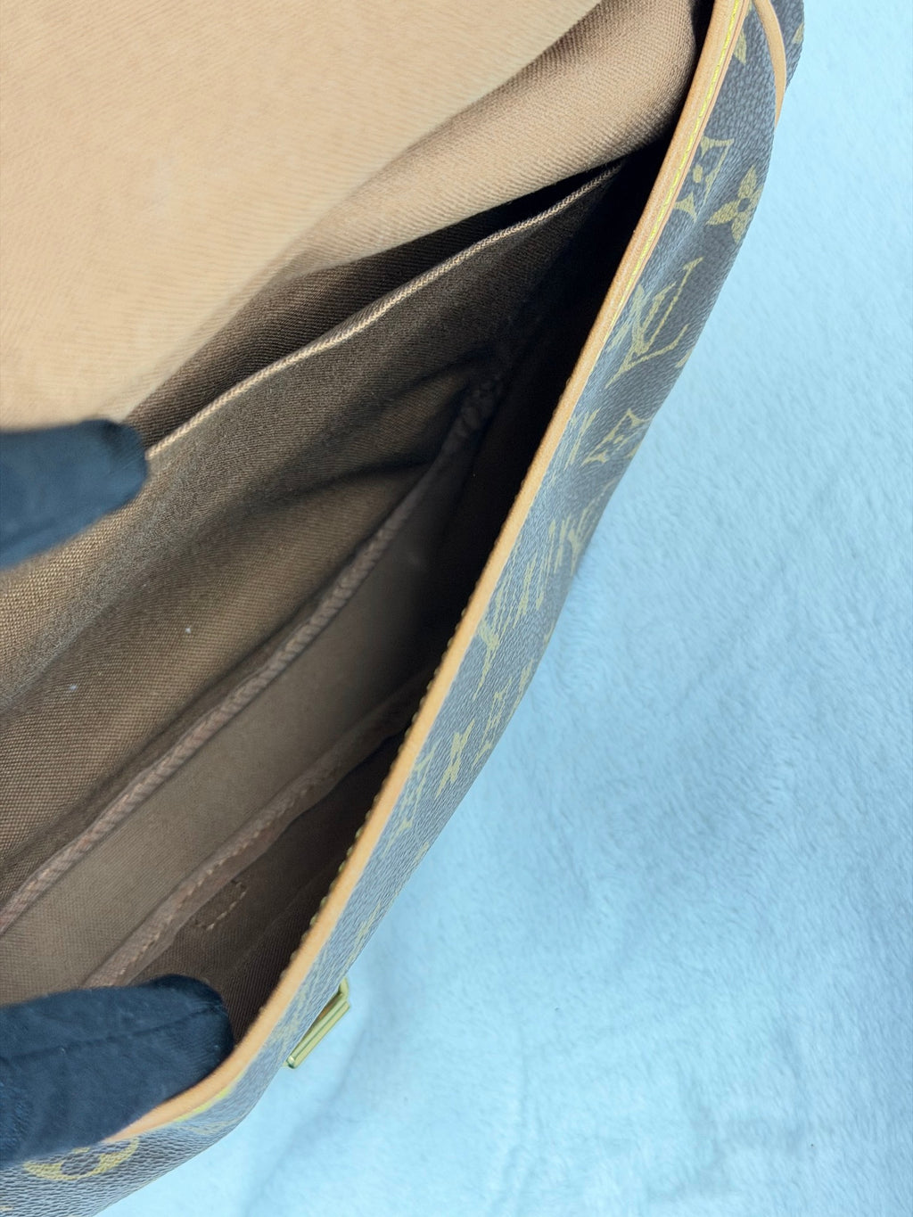 LOUIS VUITTON Gemini Collection  Monogram Shoulderbag