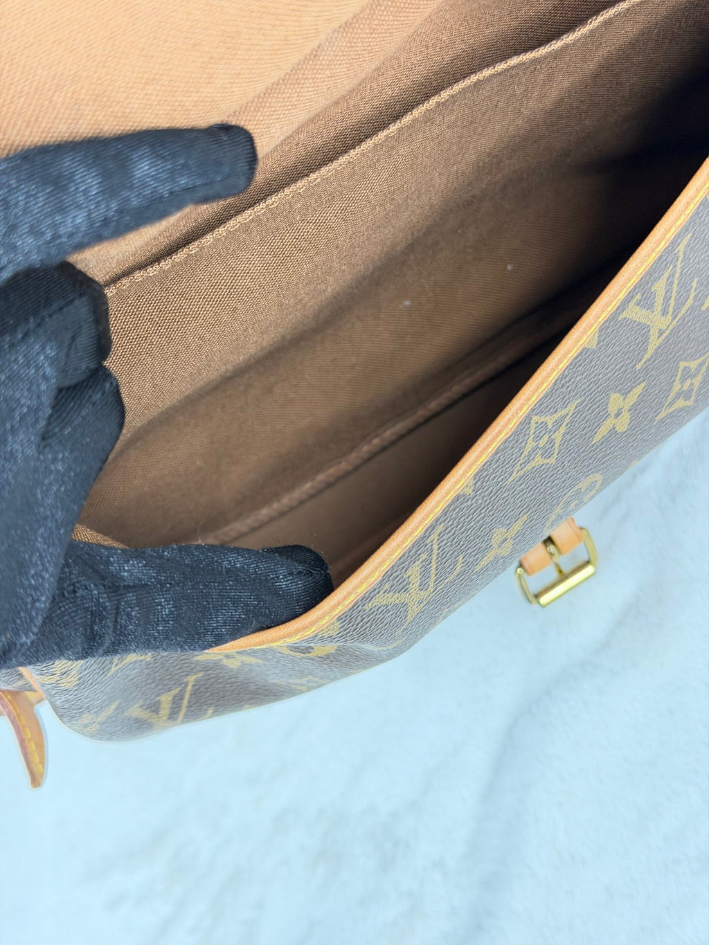 LOUIS VUITTON Gemini Collection  Monogram Shoulderbag