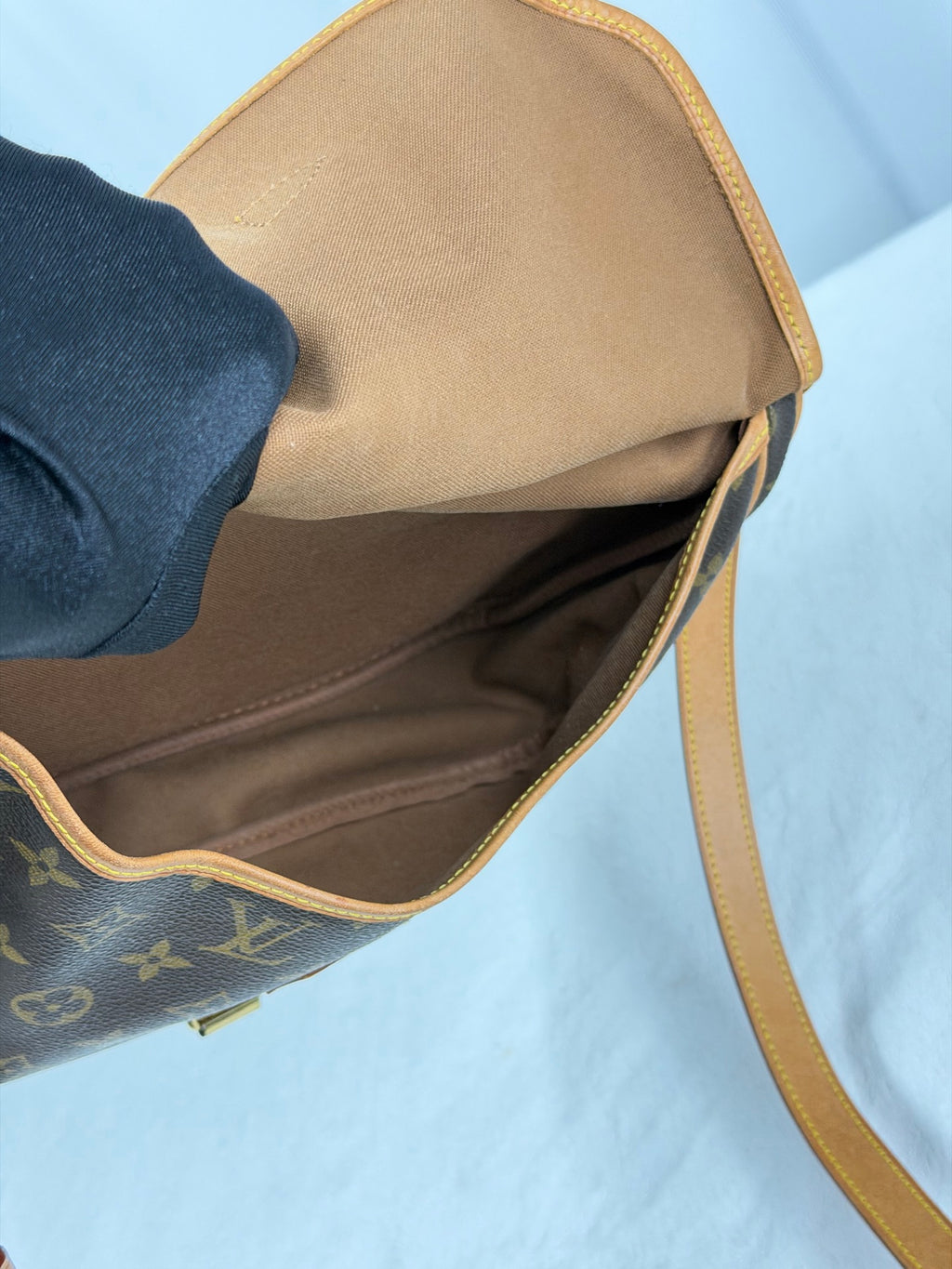LOUIS VUITTON Gemini Collection  Monogram Shoulderbag